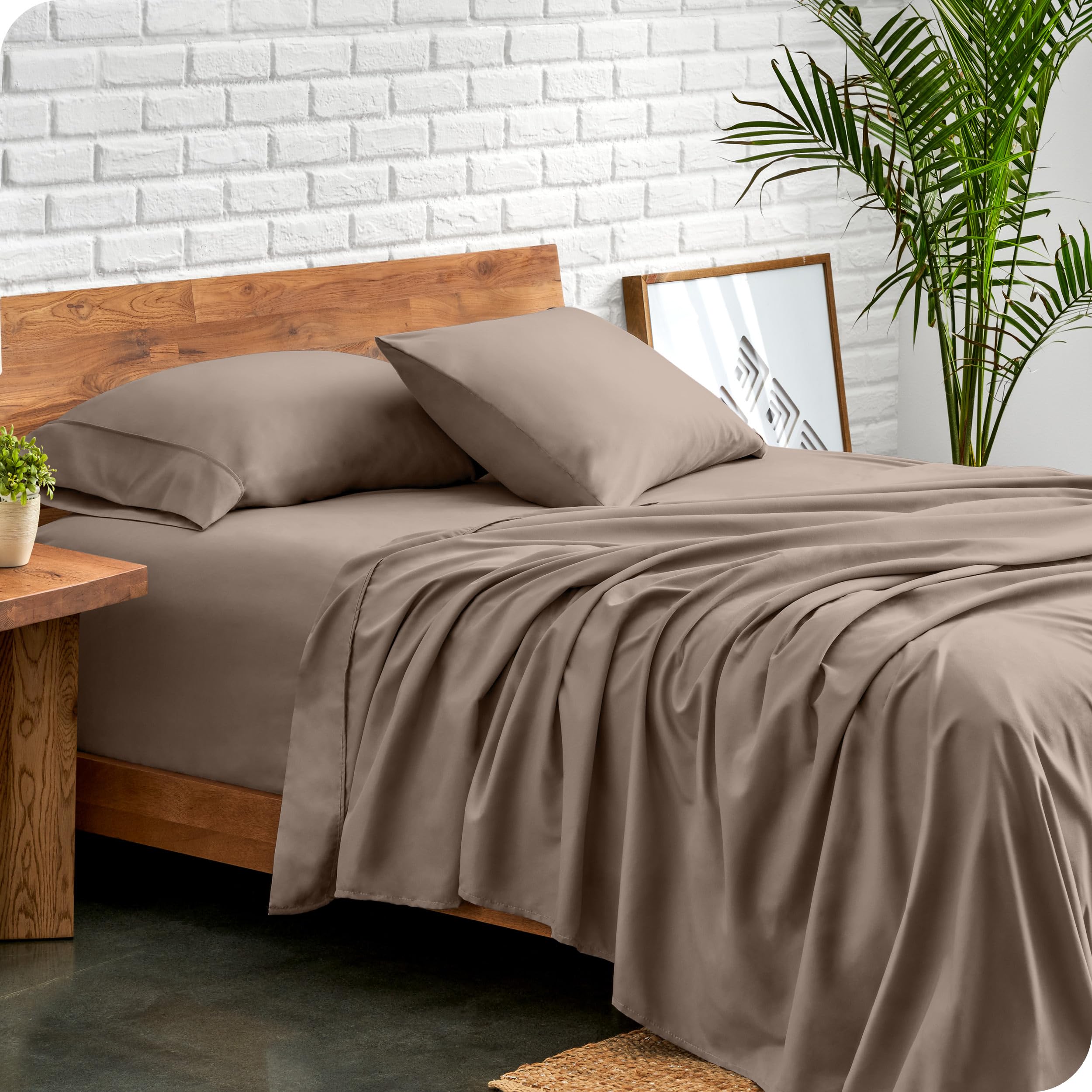 Draps de lit grand lit en microfibre taupe hydrobrossée 4 pièces
