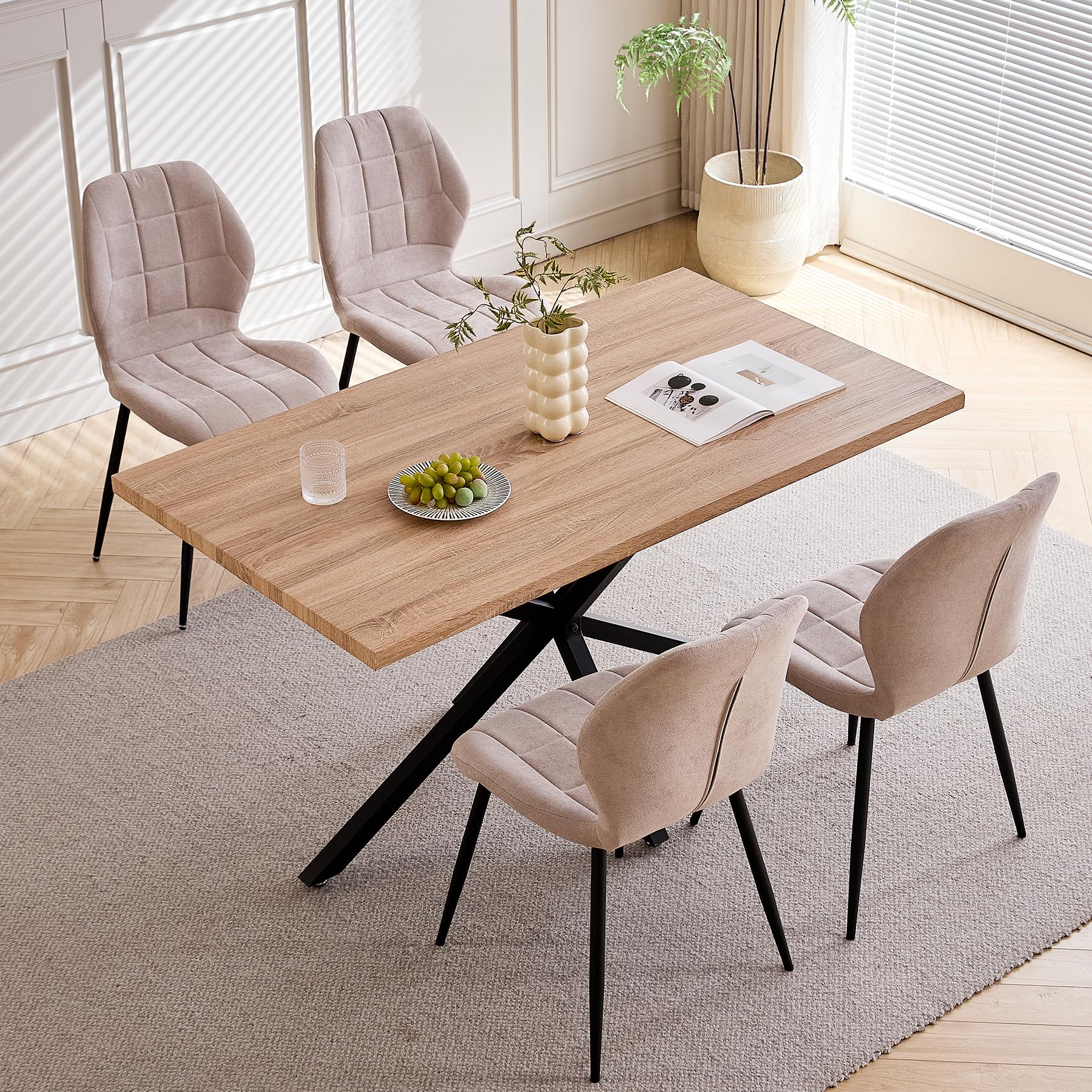 Set da Pranzo 140 x 78 x 77 CM Tavolo da Pranzo Rettangolare in Legno con 4 Sedie con Schienale Alto e Gambe in Metallo Laccato Nero (Tavolo Colore naturale + Sedia Beige)