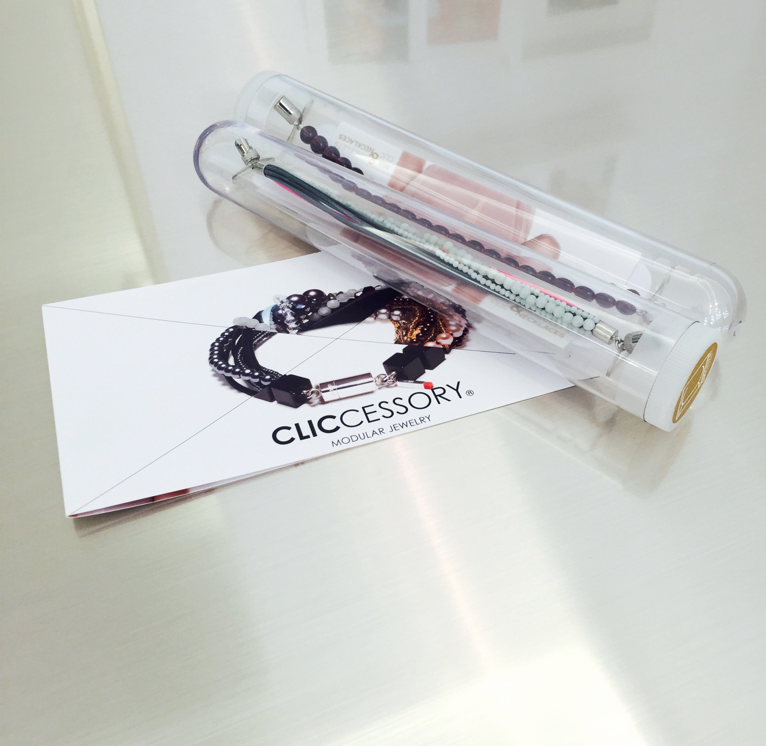 Bracelet Argent et couleur gunmetal de dame, fermeture magnétique sûre, cadeau gratuite. clicce ssory Chain Black & White 20 cm par le système clic sont les bracelets à colliers