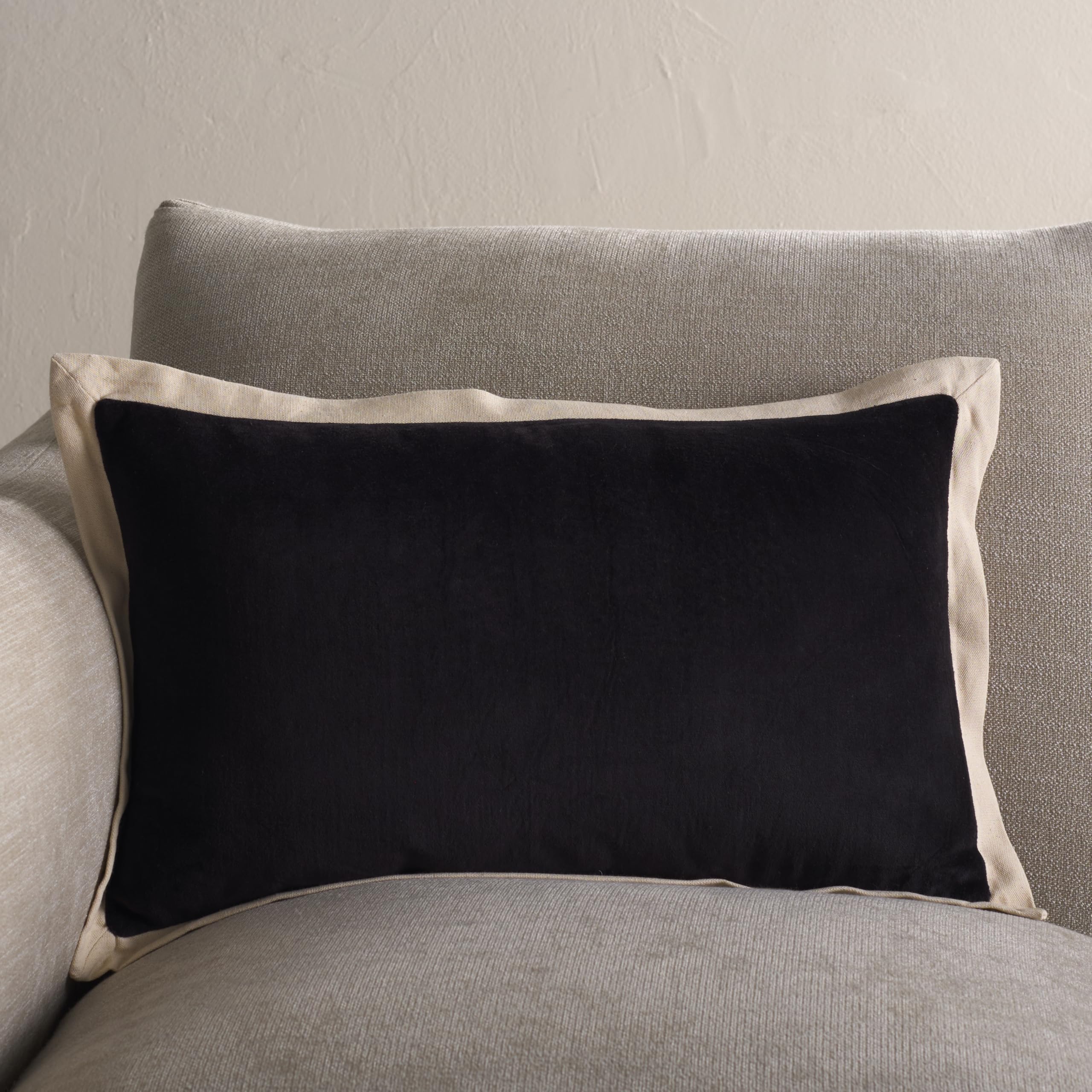 SAFAVIEH Jordy, 12 X 20, Black/Natural, Cotton Lumbar Throw Pillow
