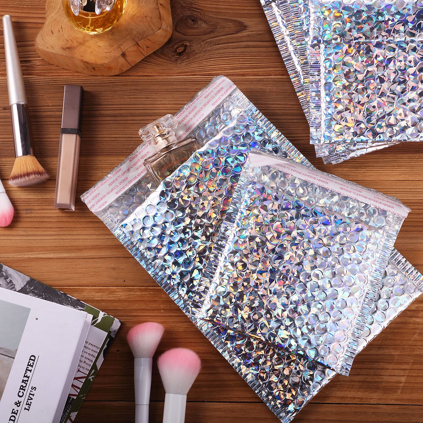 50 buste imbottite metallizzate con bolle per spedizione, buste in polietilene, con glitter imbottite, chiusura adesiva, buste per spedizioni di imballaggi (colore arcobaleno)