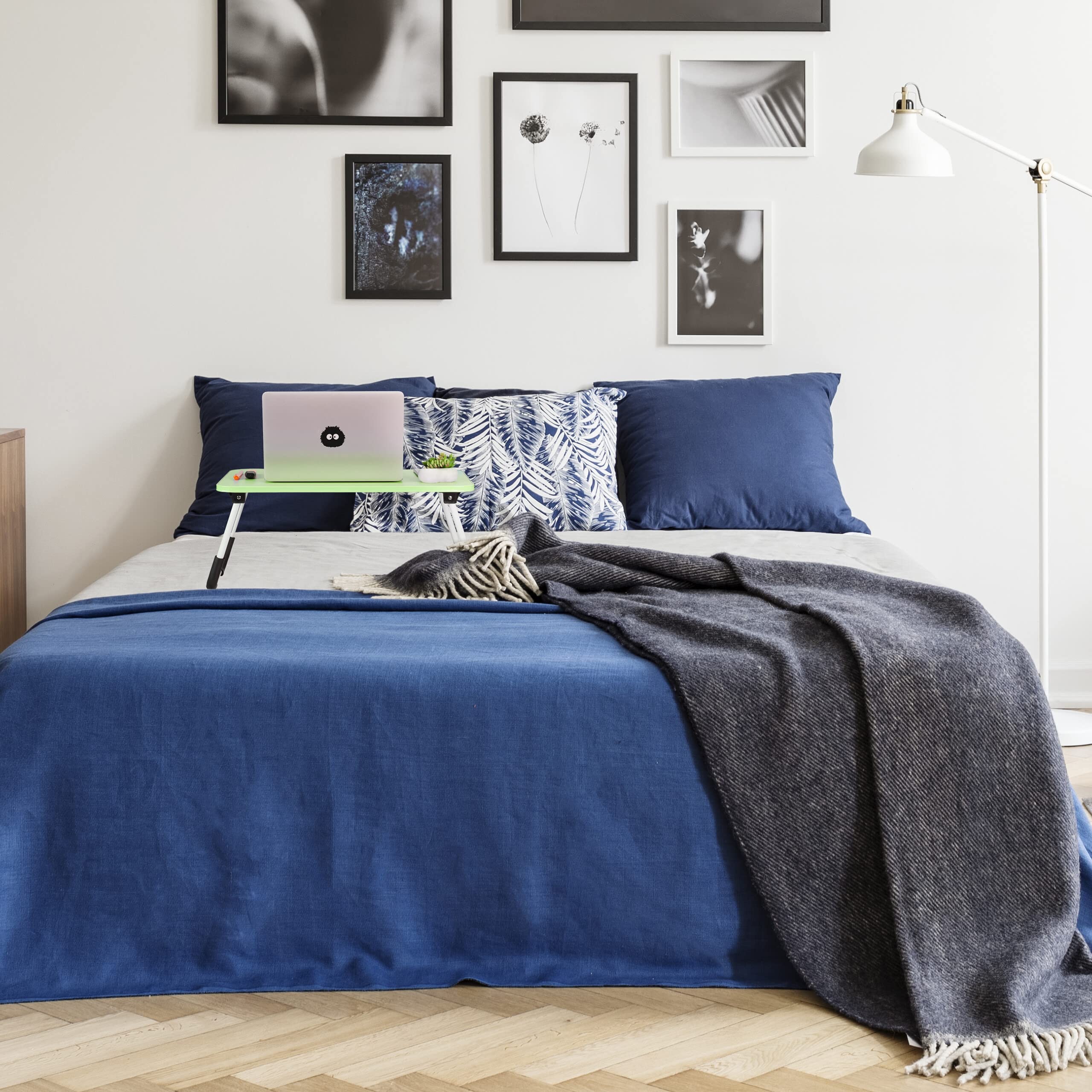 Relaxdays Stolik pod laptopa do łóżka i kanapy, wys. x szer. x gł.: 26 x 63 x 40 cm, składany stolik na łóżko, MDF, żelazo, stolik na notebooka, zielony