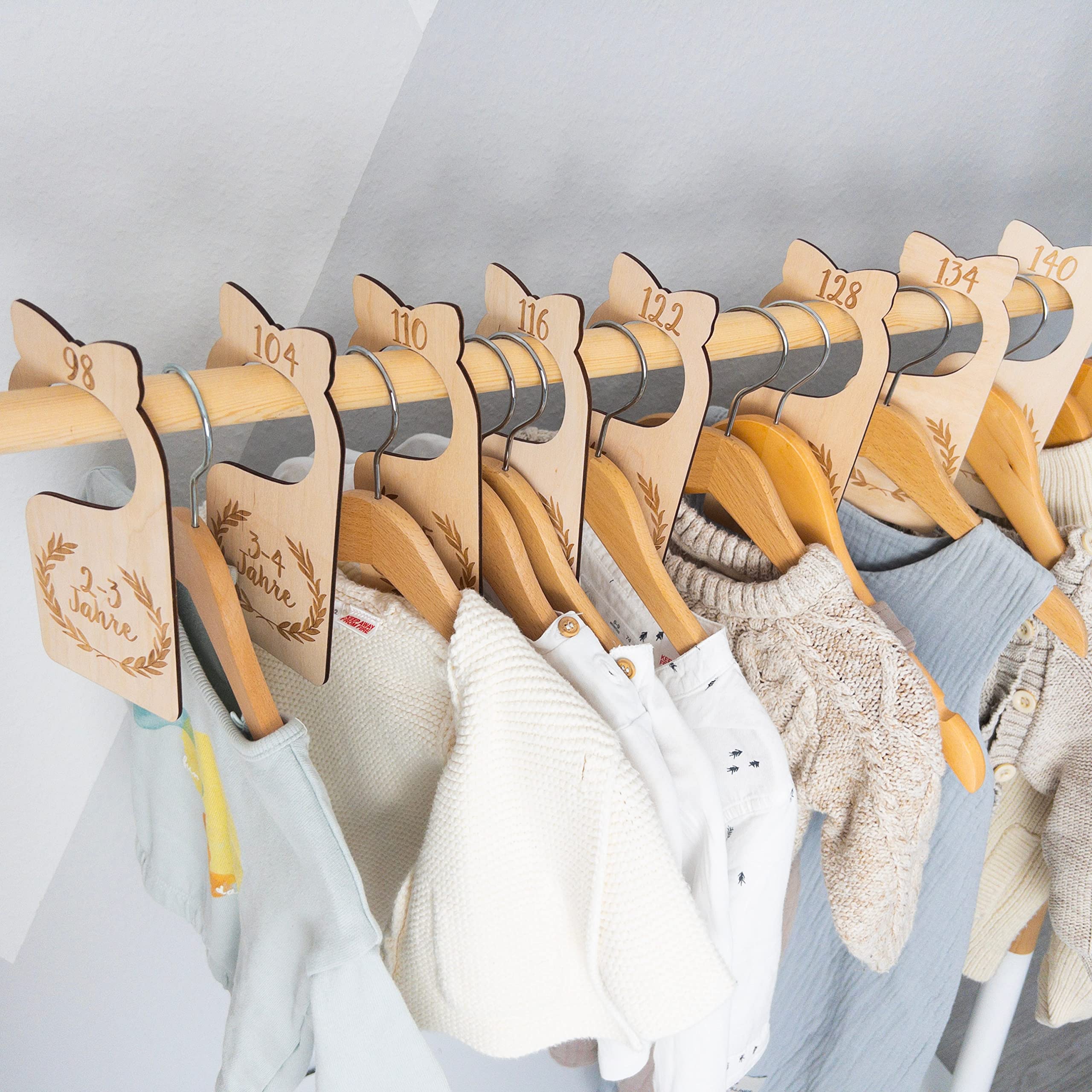 HOUISM Baby Kleider Organizer 27-tlg. - Größenclips Holz Für Babykleidung