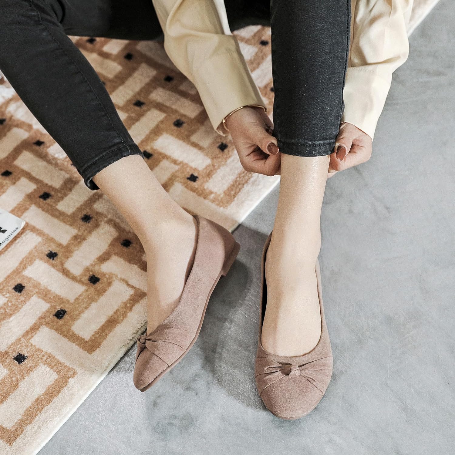 Veittes Women's Round Toe Wide Width Ballet Flats - Image 5