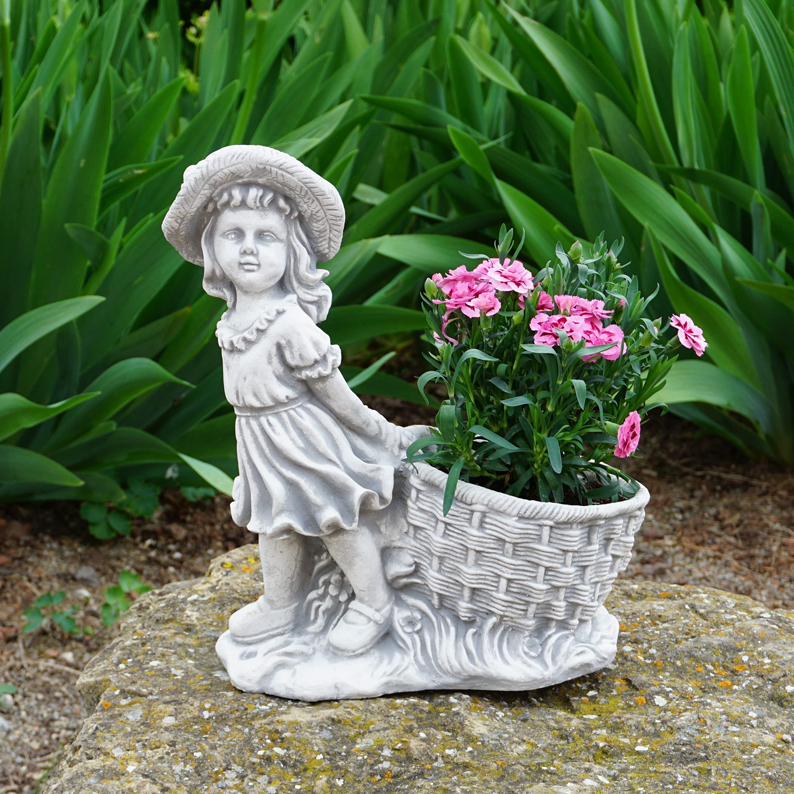 gartendekoparadies.de Jardinière en forme de petite fille, avec pot de fleurs, en pierre massive, résistant au froid
