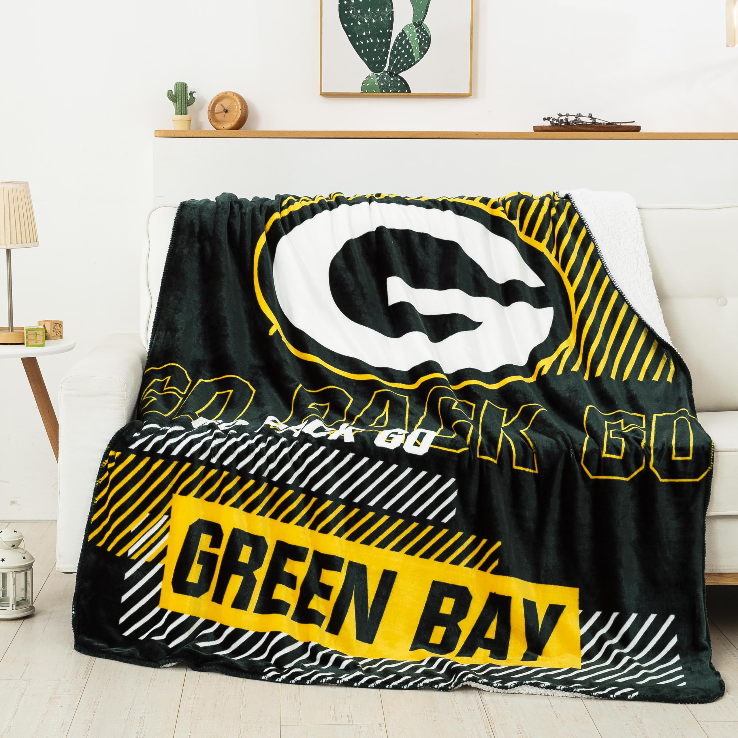 Amazon.com: NORTHWEST NFL Mid Range 60 X 70 Cloud Throw, Green Bay