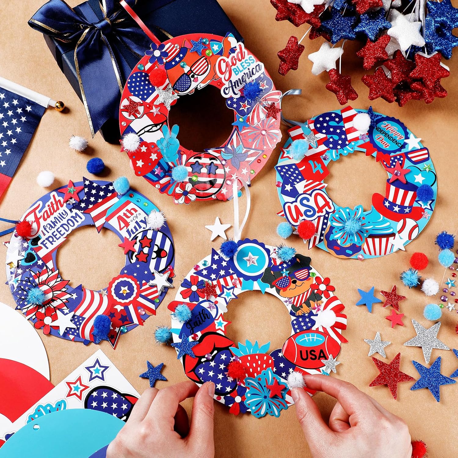 Hollowfly 48 Sets Patriotic Wreath Craft Kit DIY 4th of July Paper Crafts American Craft DIY Wreath Hanging Ornaments Decor for 250th Anniversary Memorial Independence Day Art Activity Home Supplies