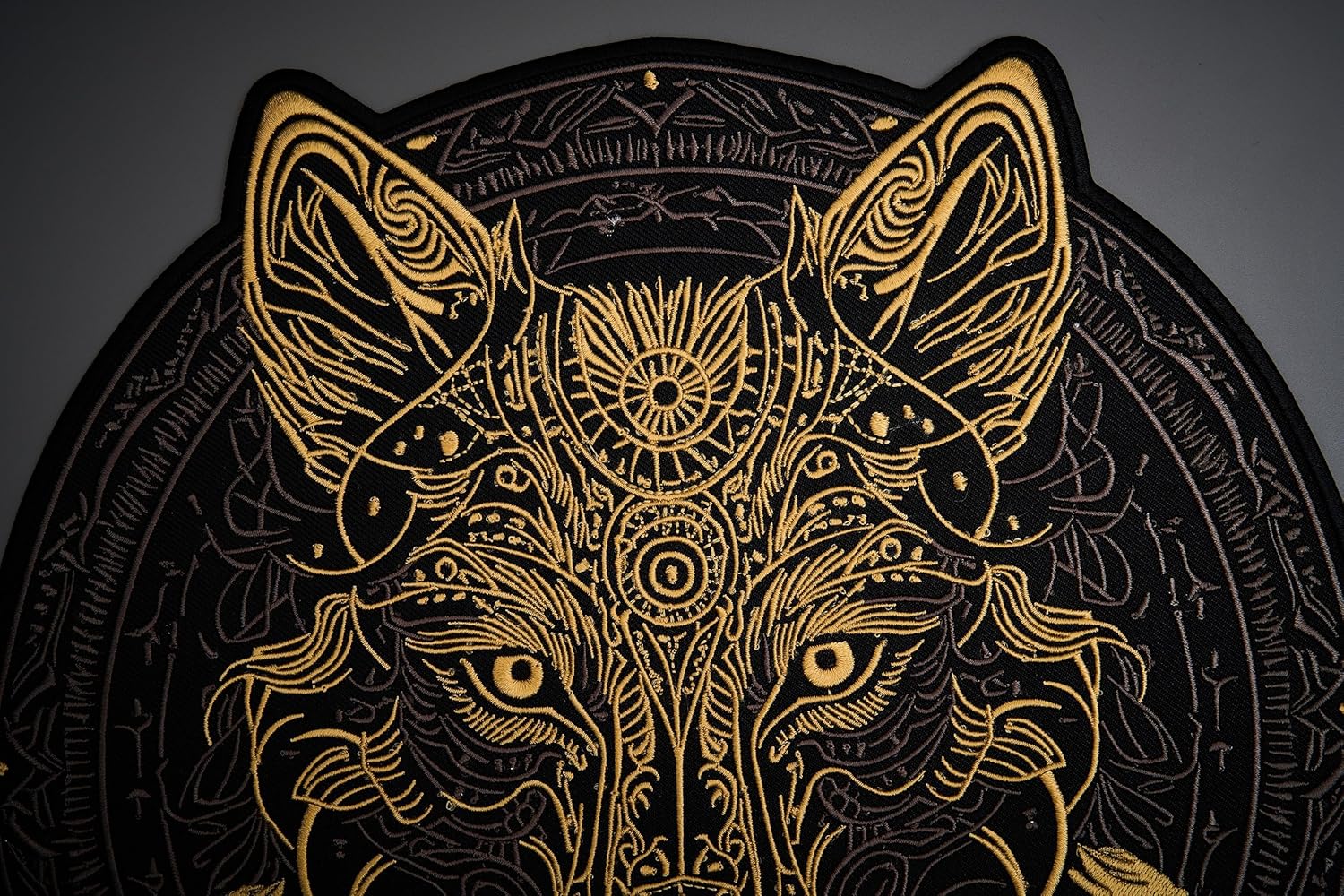 MakeMyPatch - Golden Wolf Large Back Patch for Custom Biker Vest Embroidered Patch for Vests Customize Your Look with Embroidered Motorcycle Patches Decorate Your Vest Effortless Ironing or Sewing