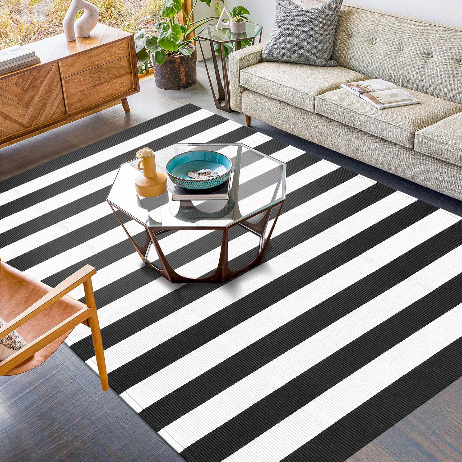 KILOCOCO Black White Striped 5x7 Rug