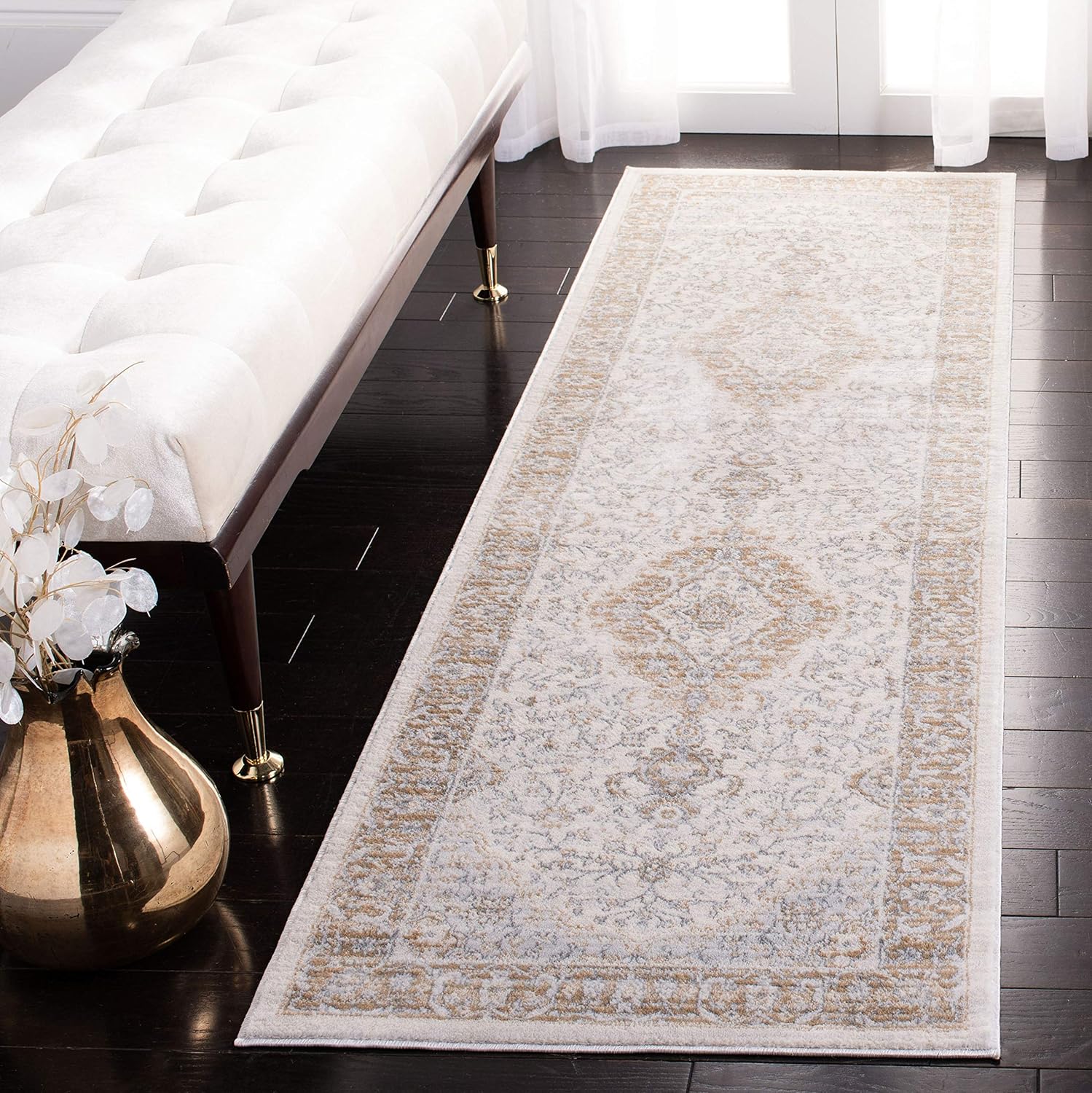 SAFAVIEH Isabella Collection Runner Rug - 2'2" x 8', Cream & Beige, Oriental Design, Non-Shedding & Easy Care, Ideal for High Traffic Areas in Living Room, Bedroom (ISA919B)