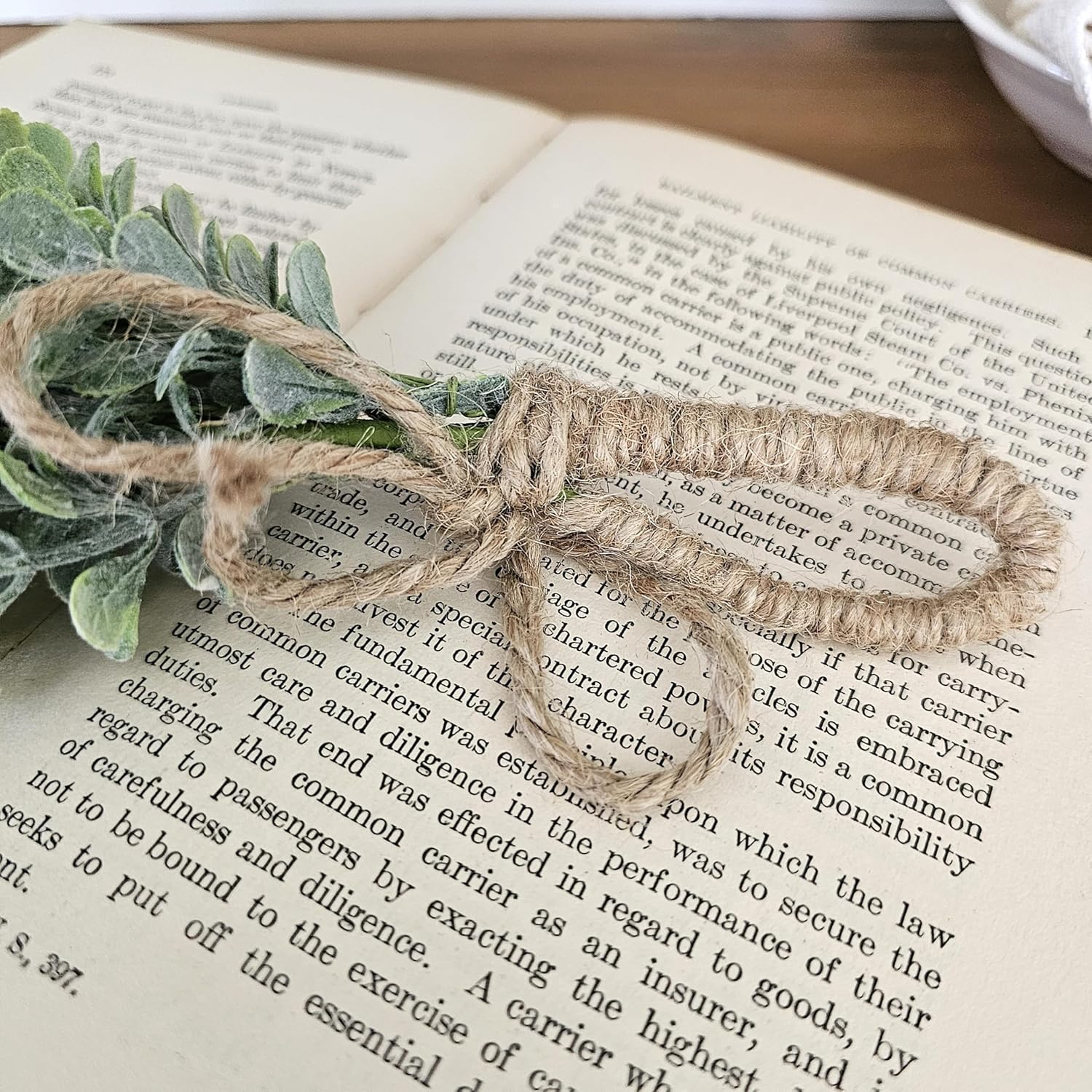 Set of 3 Hanging Faux White Boxwood Greenery Swag, Artificial Foliage Garland 13 Inch Artificial Leaves Faux Greenery for Wedding Centerpiece Flower Floral Arrangement Farmhouse Spring Home Decor