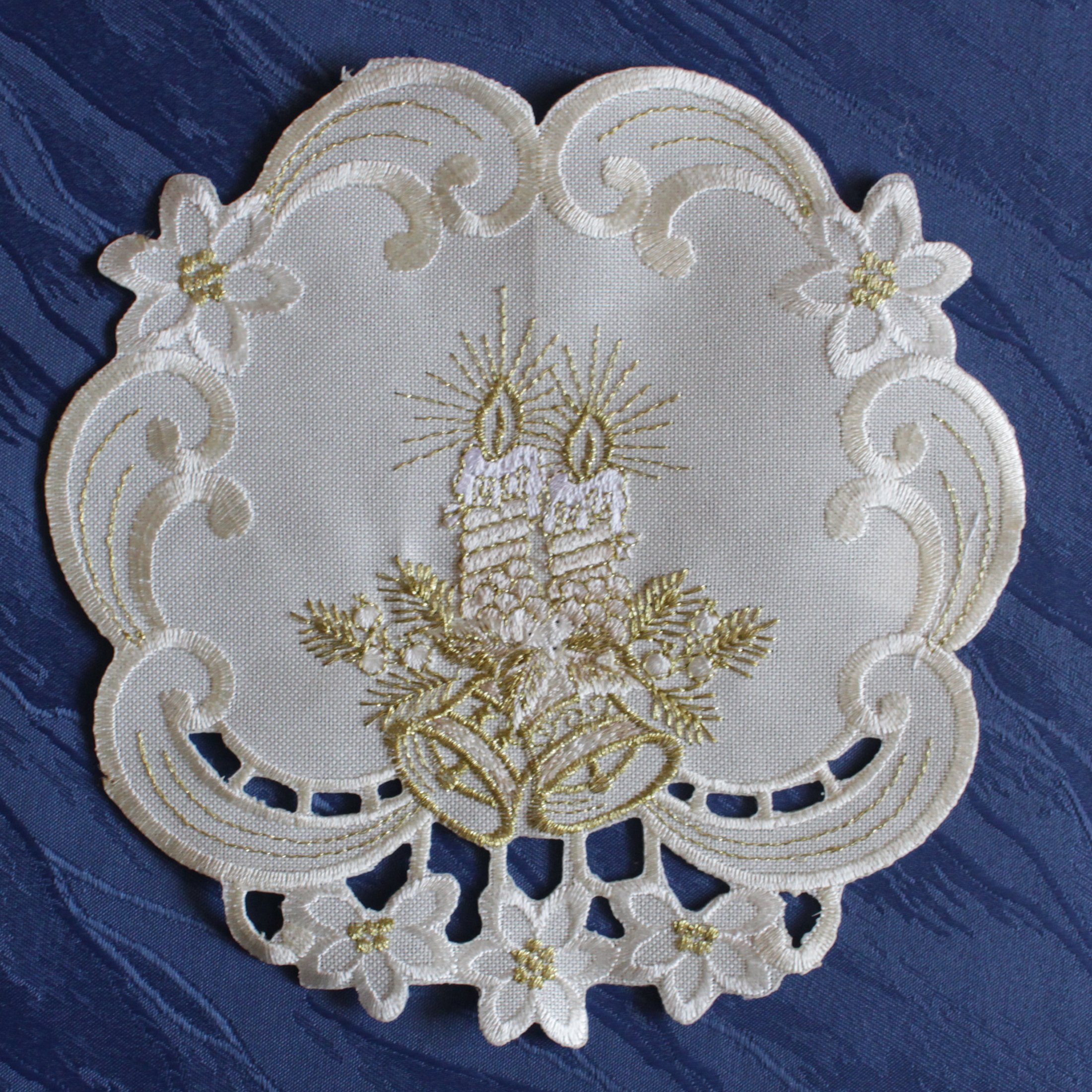 Christmas Candles Christmas Table Runner – Table Doilies Tablecloth, Designs: Embroidery Christmas Decoration, Cream/Gold Sizes, 20cm Rund