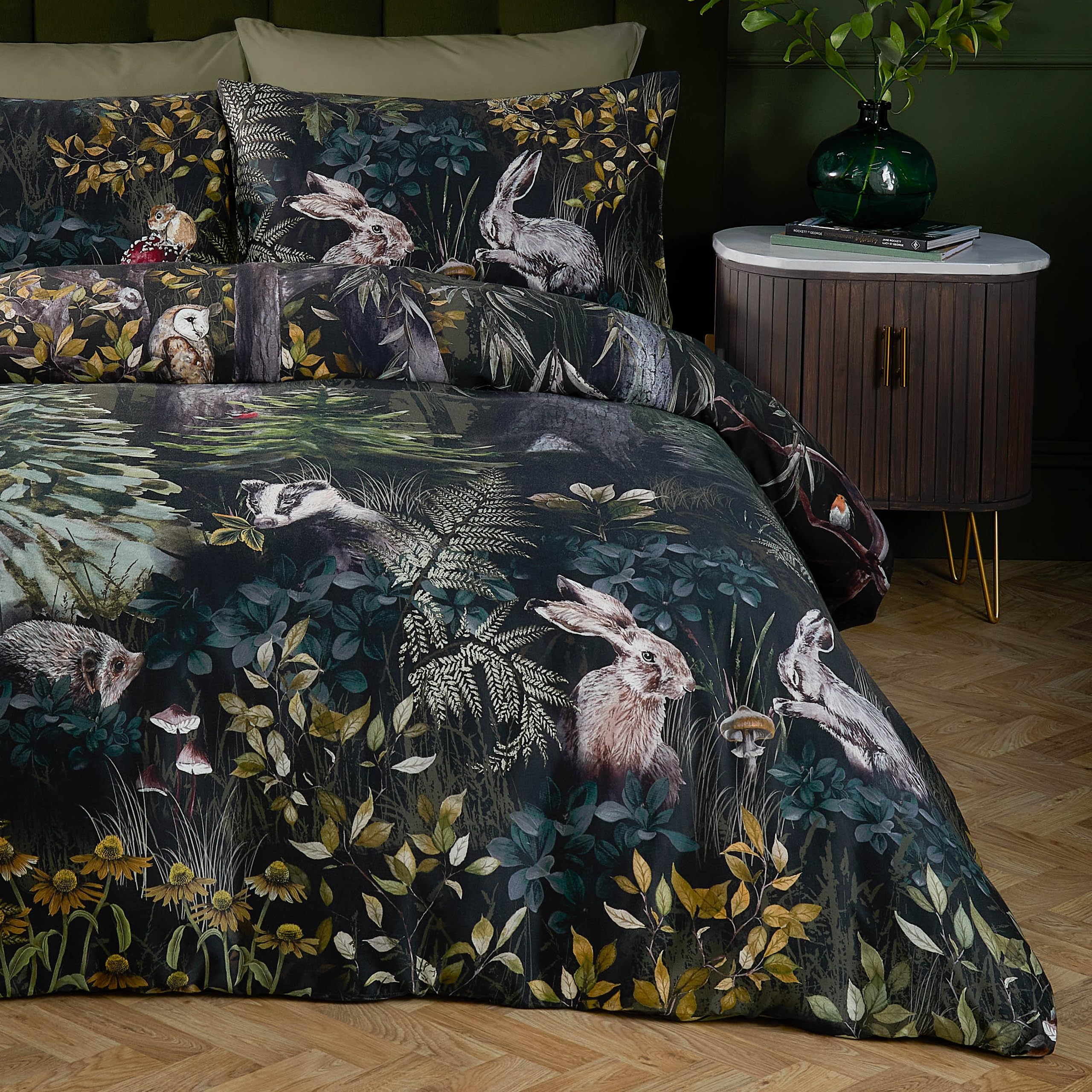 Set copripiumino Paoletti Sherwood Forest – Set di biancheria da letto di lusso in raso di cotone con motivo Woodland Wildlife (Verde Foresta/Nero - Super King)