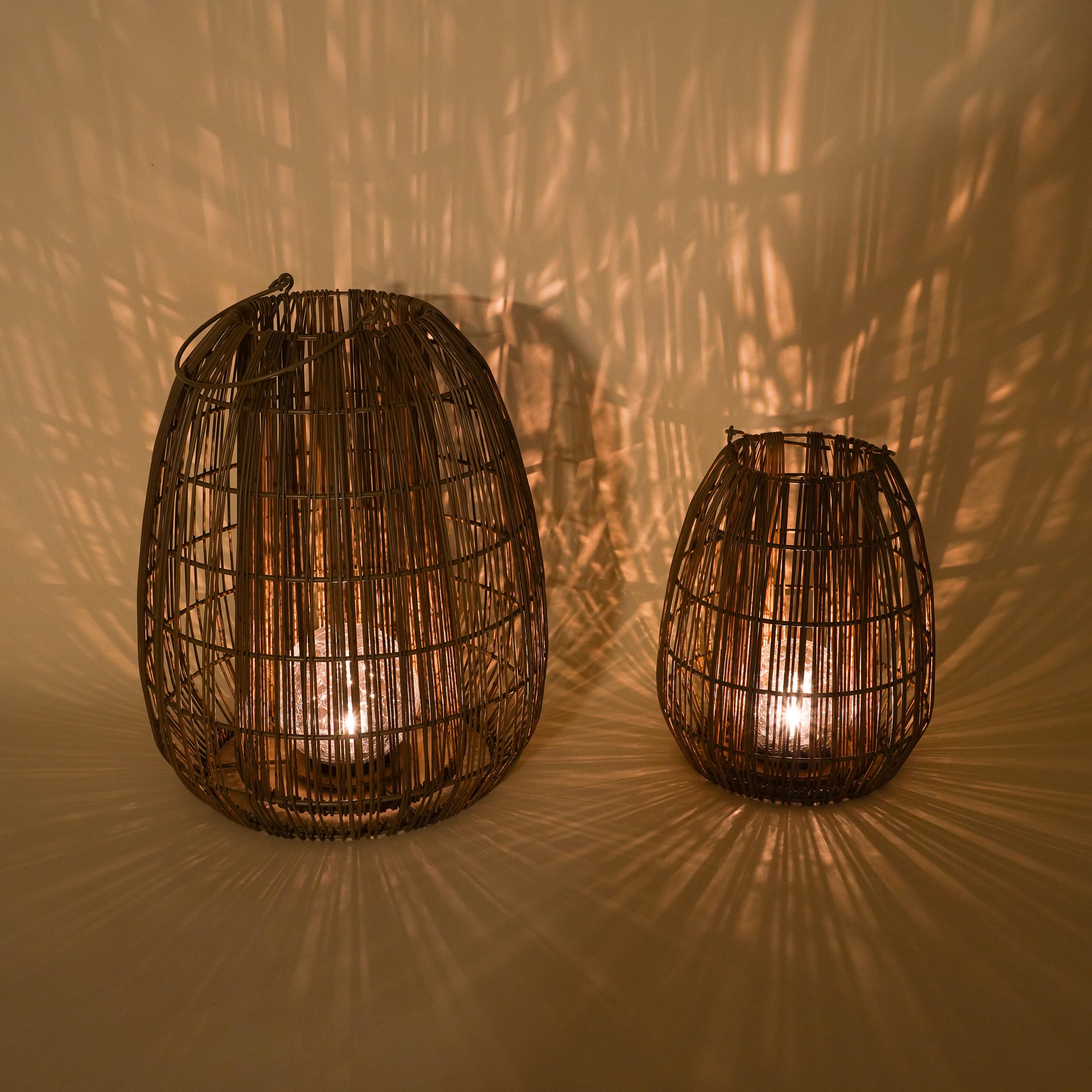 Esotec Solar Rattanleuchten Isabella, 2er Set, Crackle Bruchglas Kugel, Boho Windlichter für draußen, Polyrattan-Geflecht, Akku, Solarleuchte Rattan, wetterfest, outdoor, außen, IP44, 102283