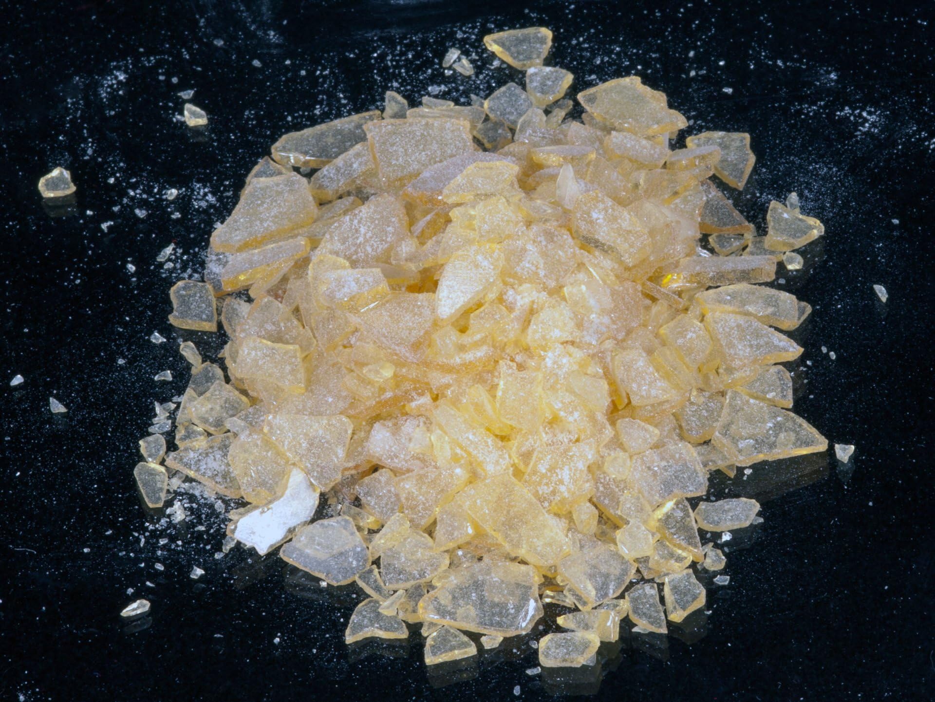 Colophony Resin Flakes (Rosin) - Weight: 1kg - by Inoxia