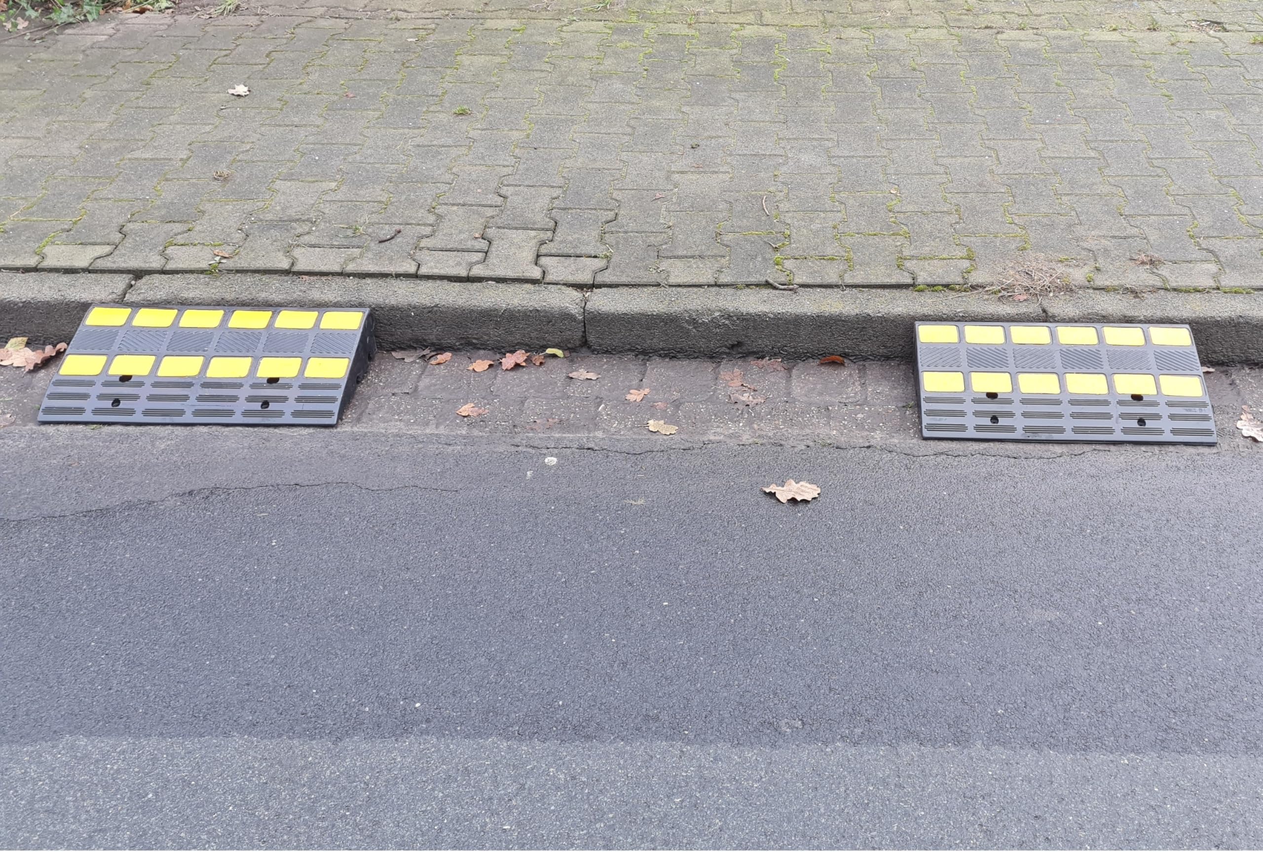 2x Bordsteinrampe 150mm | Auffahrrampe | Auffahrhilfe | Gummirampe | Schwellenrampe