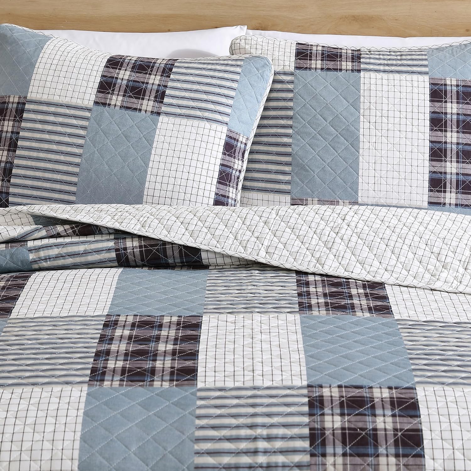 Eddie Bauer - Twin Quilt Set, Reversible Cotton Bedding with Matching Sham, Luxurious Bedding Set (Camano Island Plum, Twin)