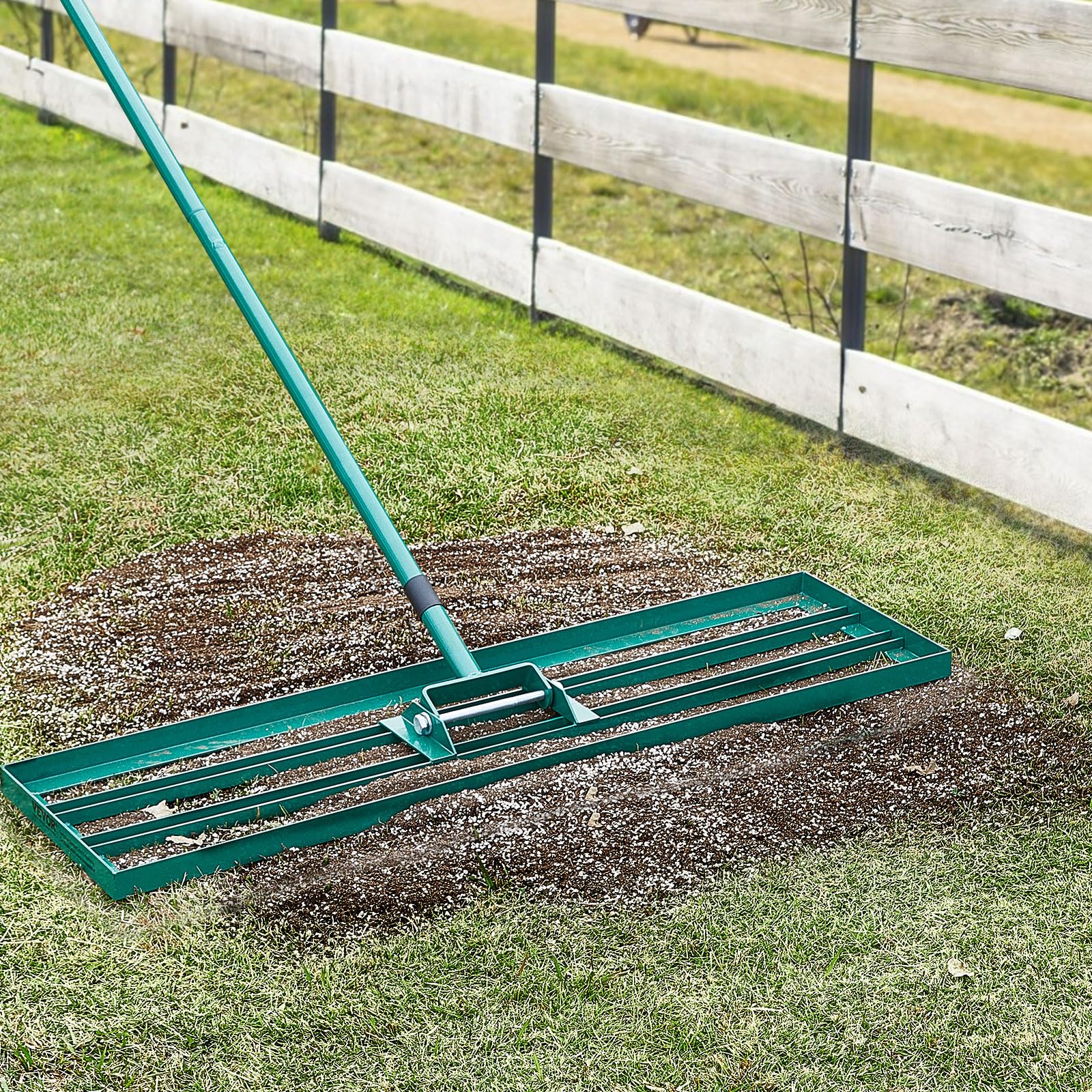 VEVOR Rastrillo Nivelador de Césped de 914x254 mm, Mango de Acero, Placa Base de 1981 mm, Rastrillo Nivelador de Suelo Resistente de Aleación de Aluminio para Césped, Golf, Patio, Campos de Jardín
