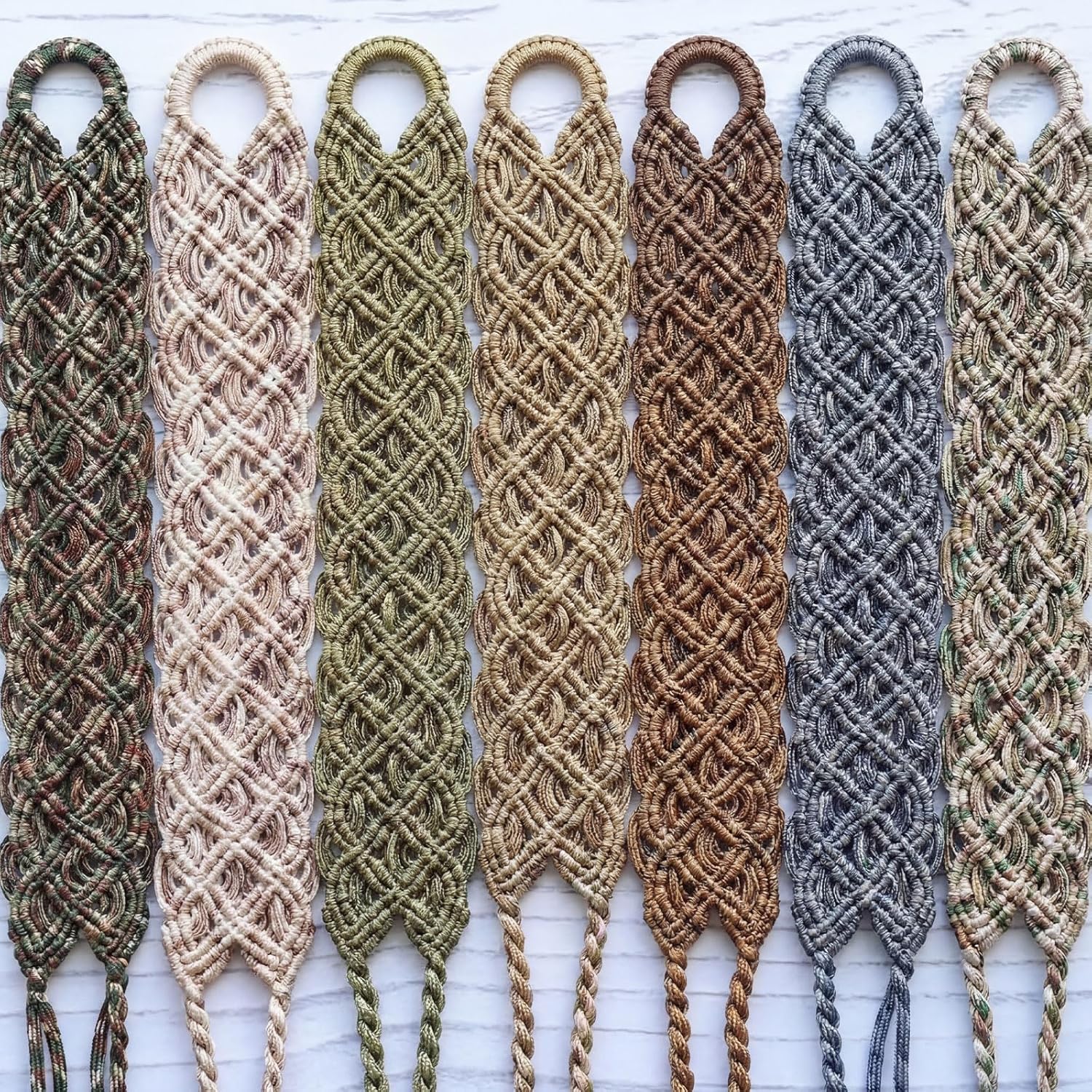 Riakrum 80 Pcs Paracord 550, 10ft Each Multifunction Paracord Ropes Combo Crafting Kits with Drawstring Bag for Making Lanyard Bracelet Dog Collar Idea for Gift Beginner DIY Supplies