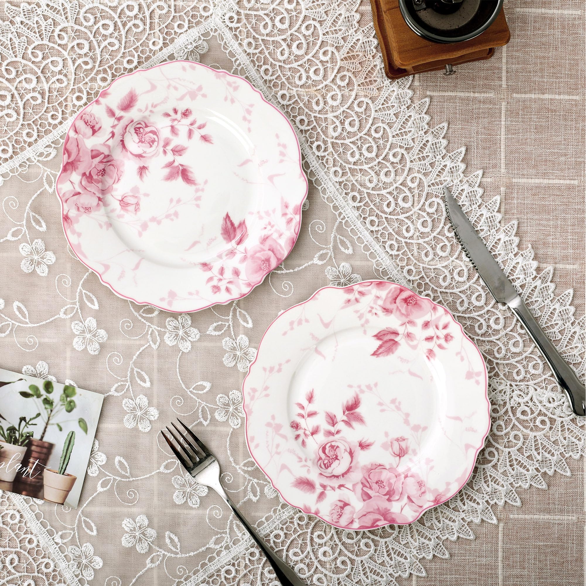 fanquare 21,6 cm Rosa Dessert-Teller mit Blumenmuster, 4er-Set Britisches Elegantes Porzellan, Snack- und Vorspeisenteller, Mikrowellen- und Spülmaschinenfest