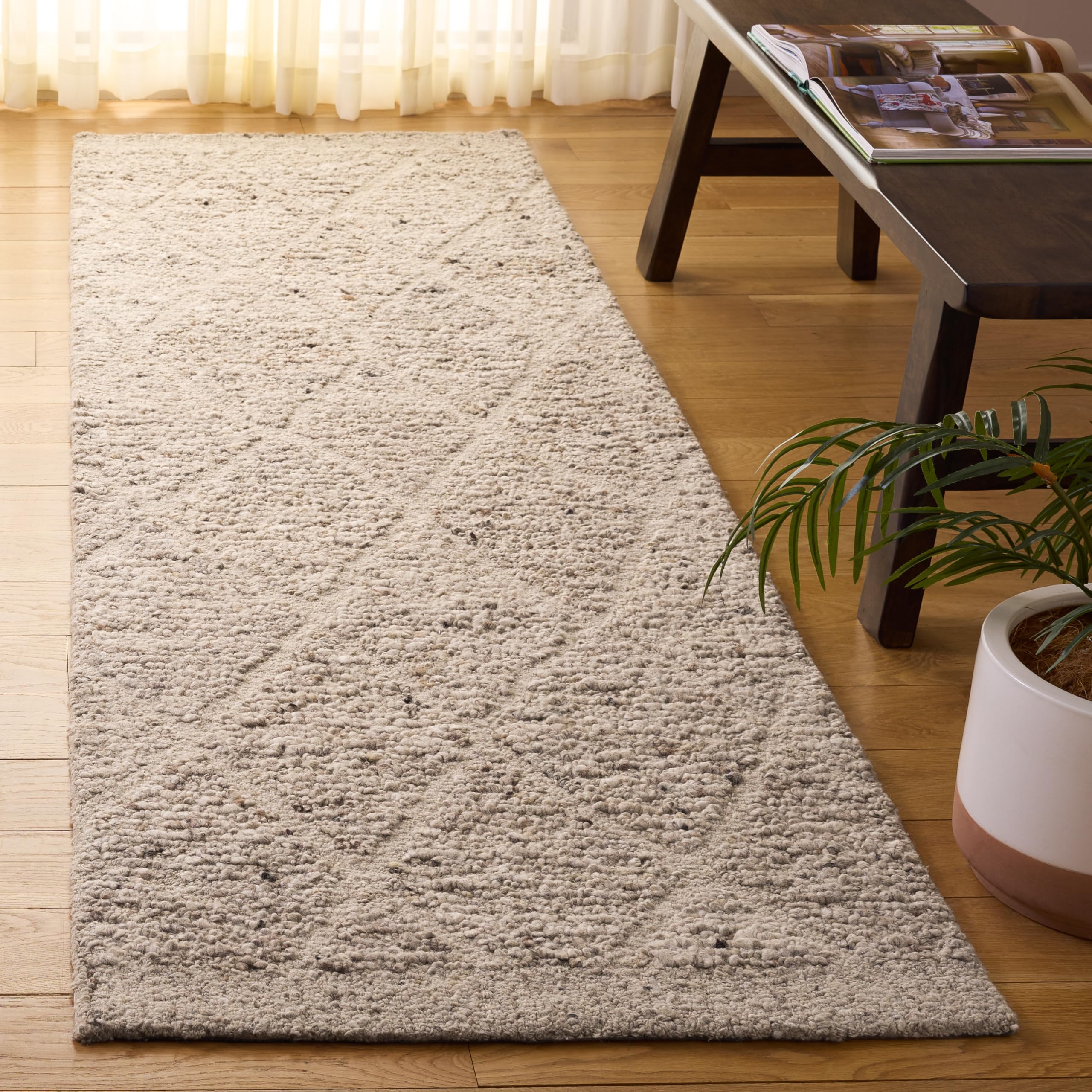 SAFAVIEH Natura Collection Area Rug - 2'3" x 8' Runner, Beige, Handmade Wool, Ideal for Living Room, Hallway, Foyer, Entryway, Bedroom (NAT805B)