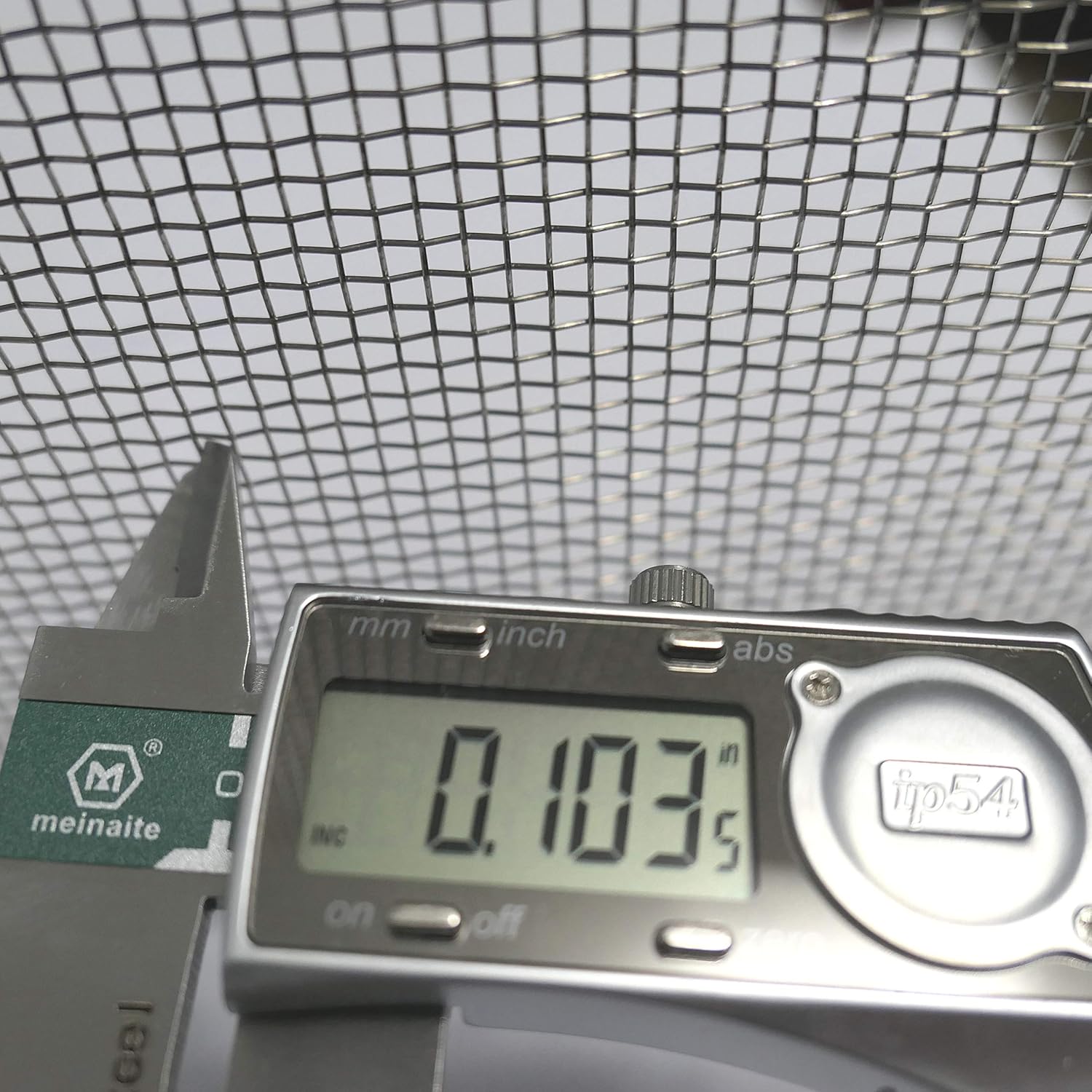 Hottest Sale Woven Wire 8 Mesh 24X40 60cm X100cm Size 2.5mm Hole 0.80mm Wire Heavy Stainless Steel 304L 60% Open Area Beekeeping Varoa/Varroa Apiary Steel