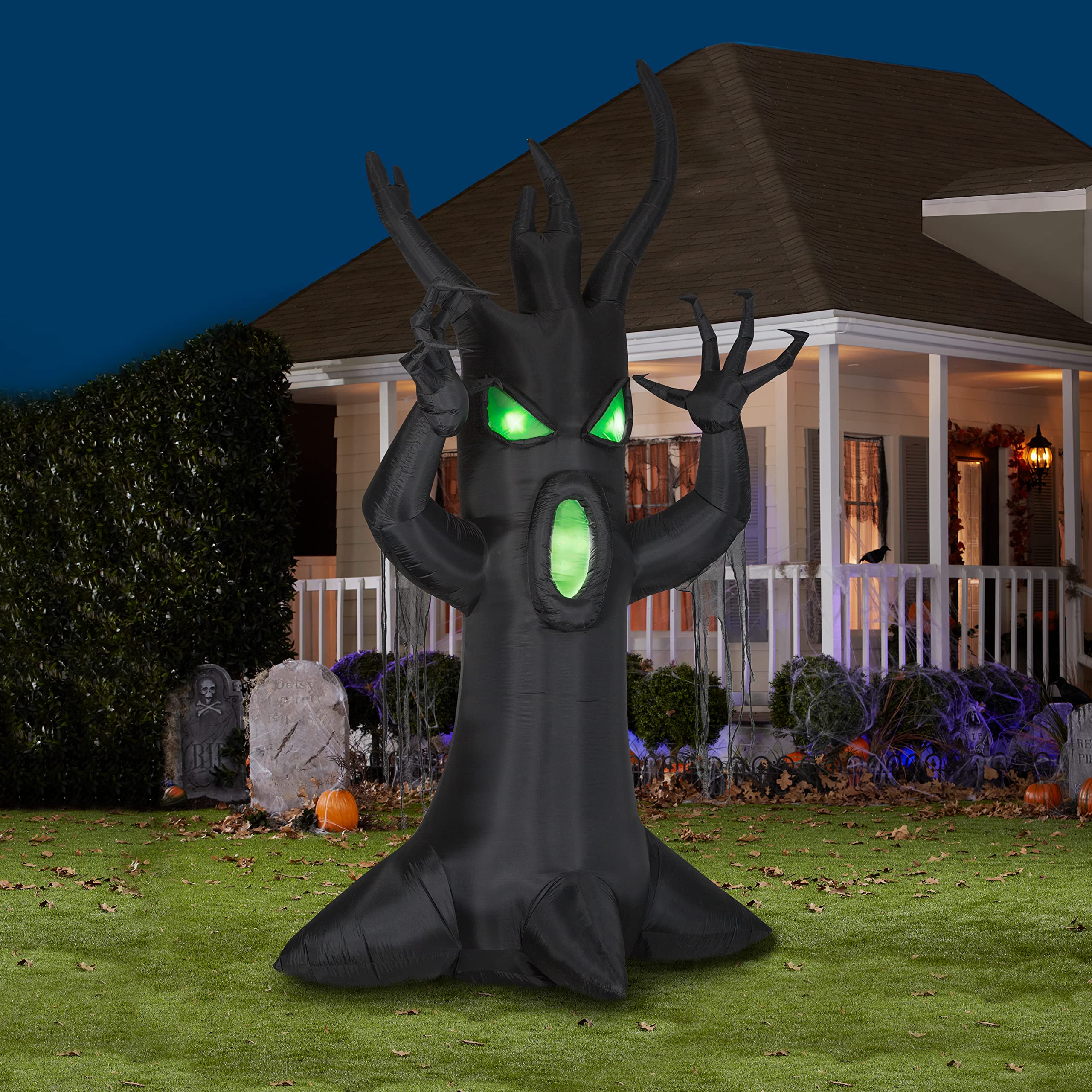 Snapklik.com : Gemmy Giant Airblown Inflatable Scary Tree