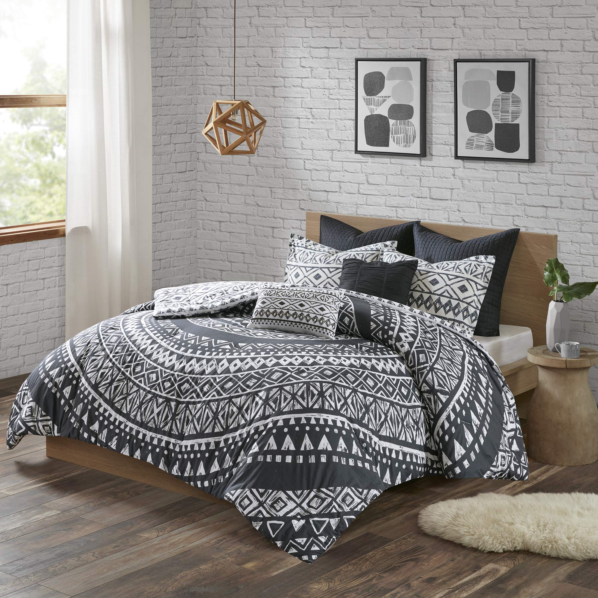 Urban Habitat Larisa Cotton Comforter Set-LuxeTraditional Design All Season Cozy Bedding with Matching Shams, Decorative Pillow, Full/Queen, Reversible Medallion Black 7 Piece