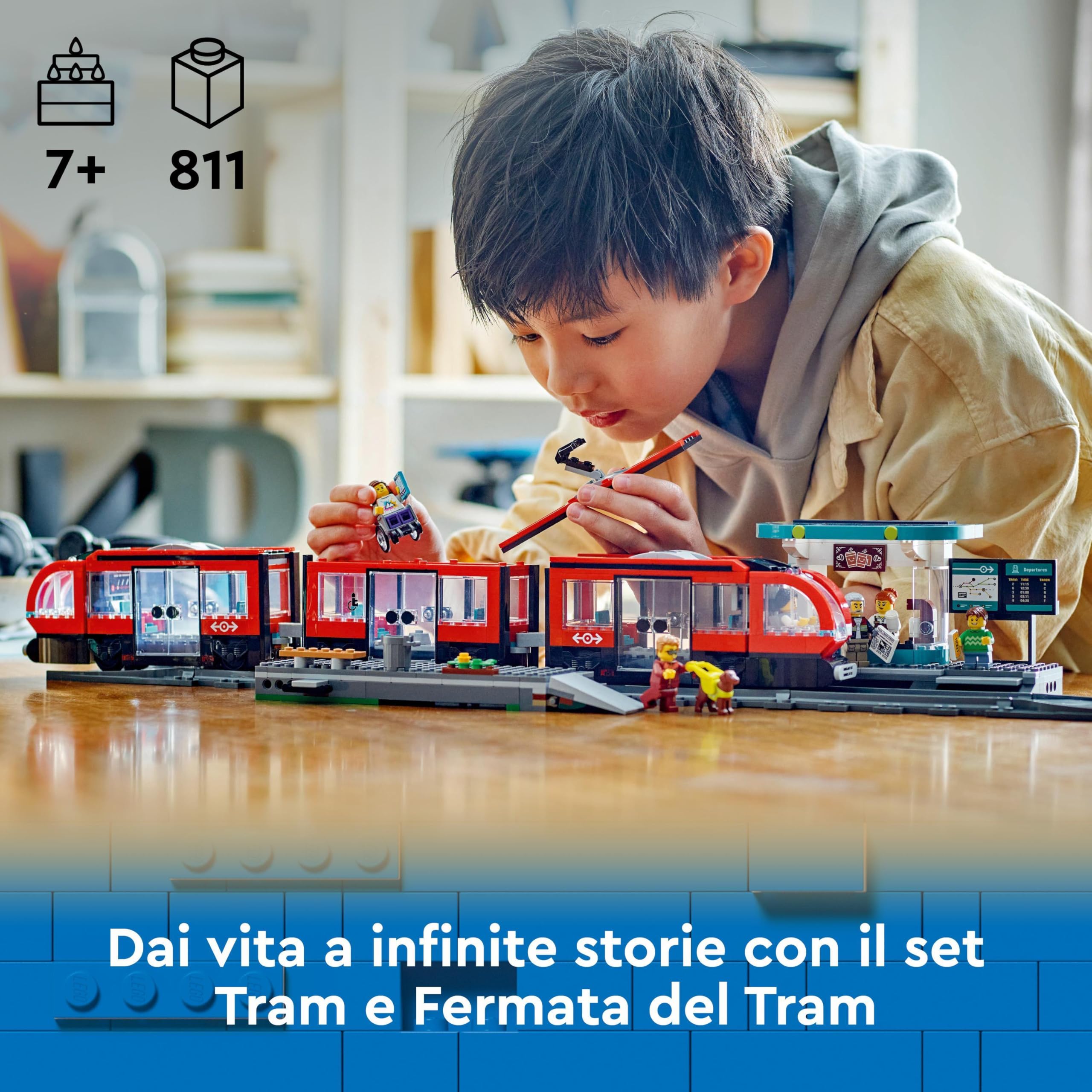 LEGO City Tram e Fermata del Tram, Treno Giocattolo da Costruire con Stazione e Vagoni Ferroviari, Giochi di Ruolo per Bambini e Bambine da 7 Anni in su con Minifigure, Idea Regalo di Compleanno 60423