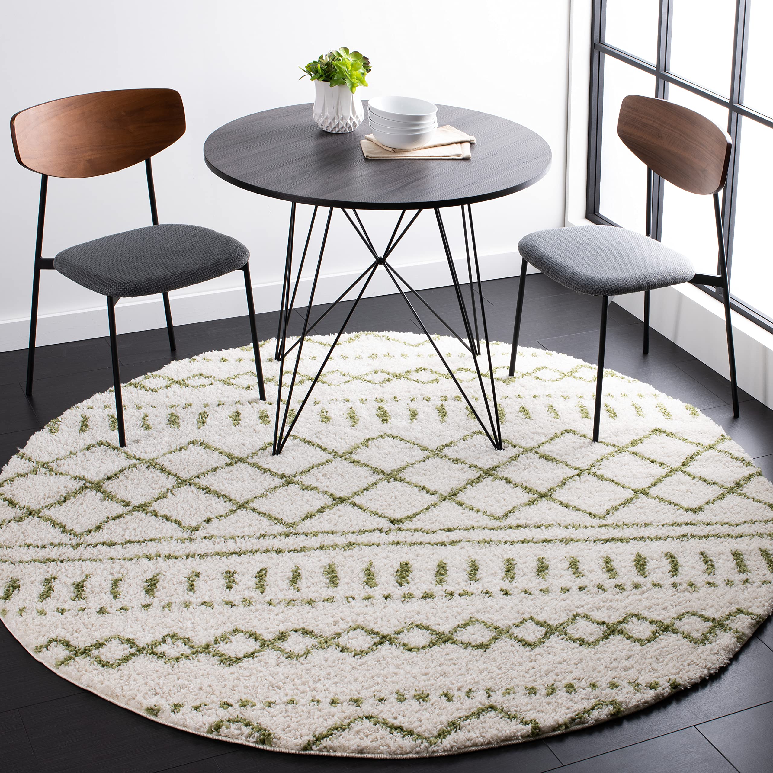 SAFAVIEH Arizona Shag Collection Area Rug - 5'1" Round, Ivory & Green, Moroccan Boho Design, Non-Shedding & Easy to Clean, Ideal for Living Room,