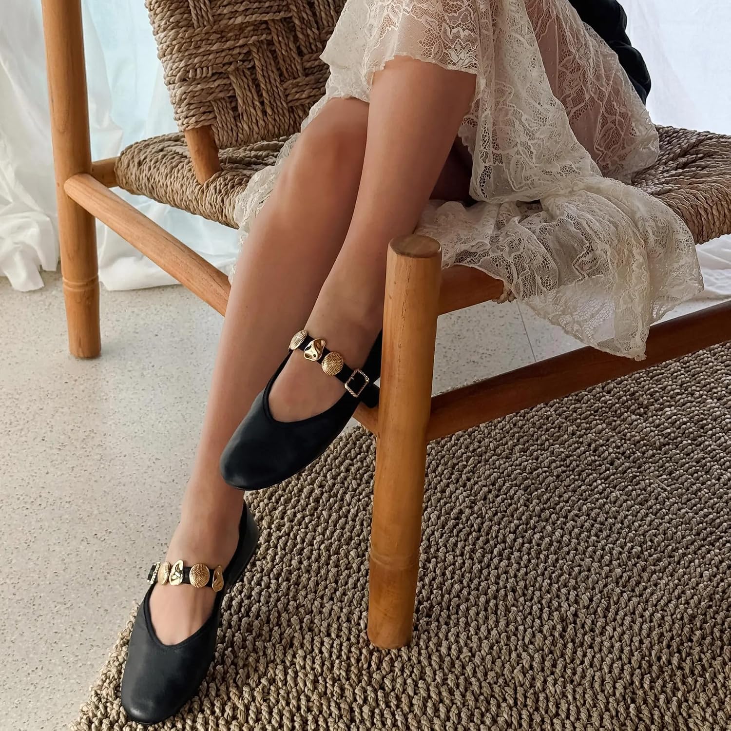 Ballet Flats for Women Round Toe Mary Jane Flats with Gold Adornments Elastic Strap Casual Dress Ballerina Shoes