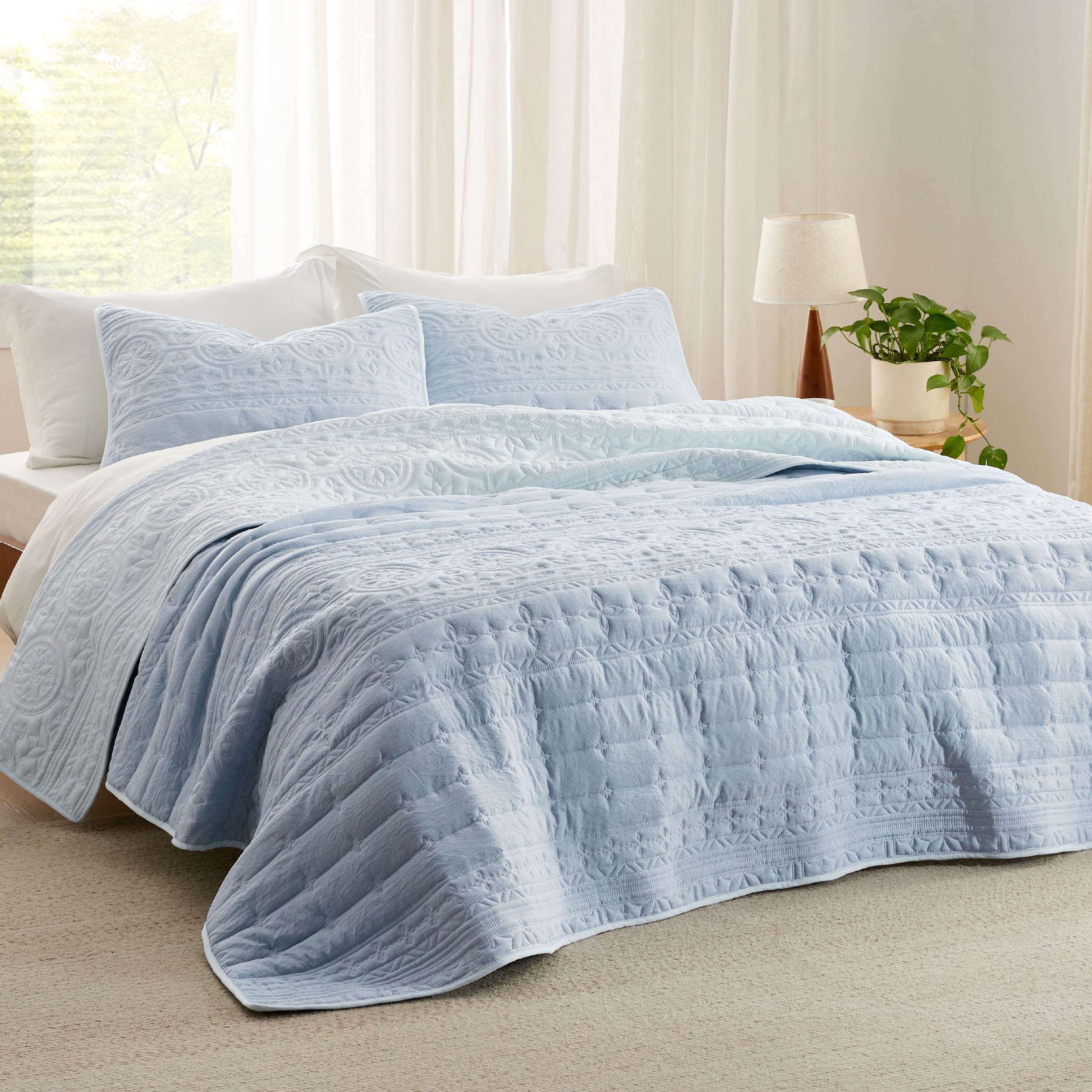 Bedsure King Quilt Bedding Set - Lightweight Summer Quilt Bed Set, Reversible Ash Blue Bedspread Coverlet Scrollwork for All Seasons (Includes 1 Quilt, 2 Pillow Shams)