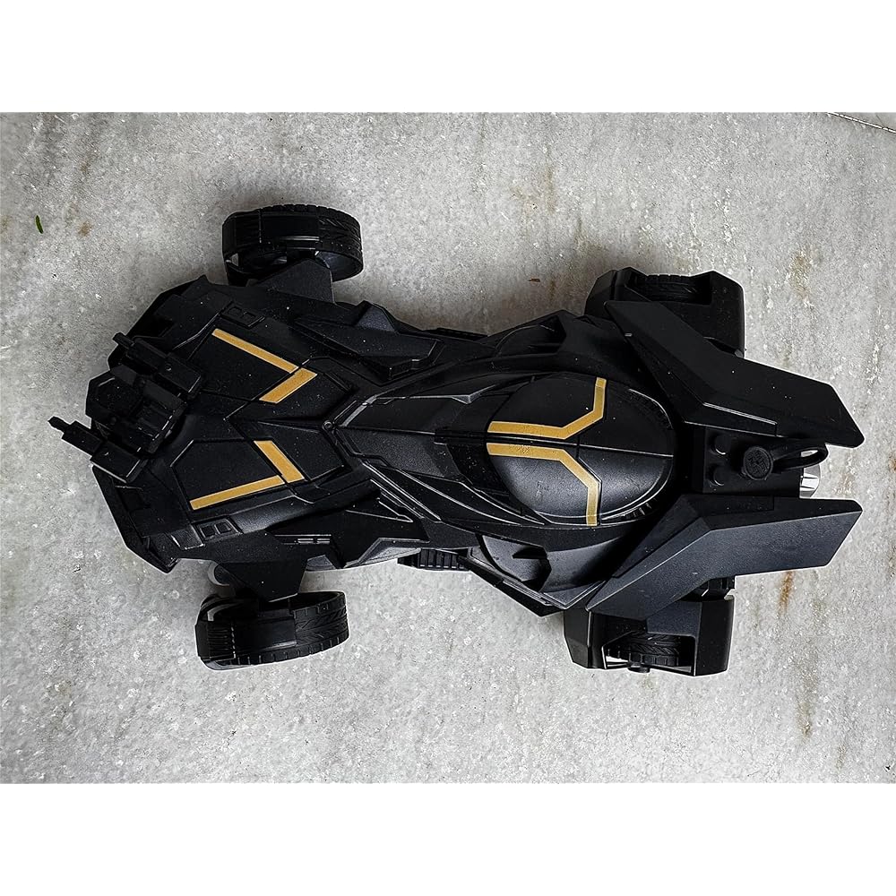 ZWARTE Batman RC Car with Spray, Remote Control Toy, Realistic Sounds