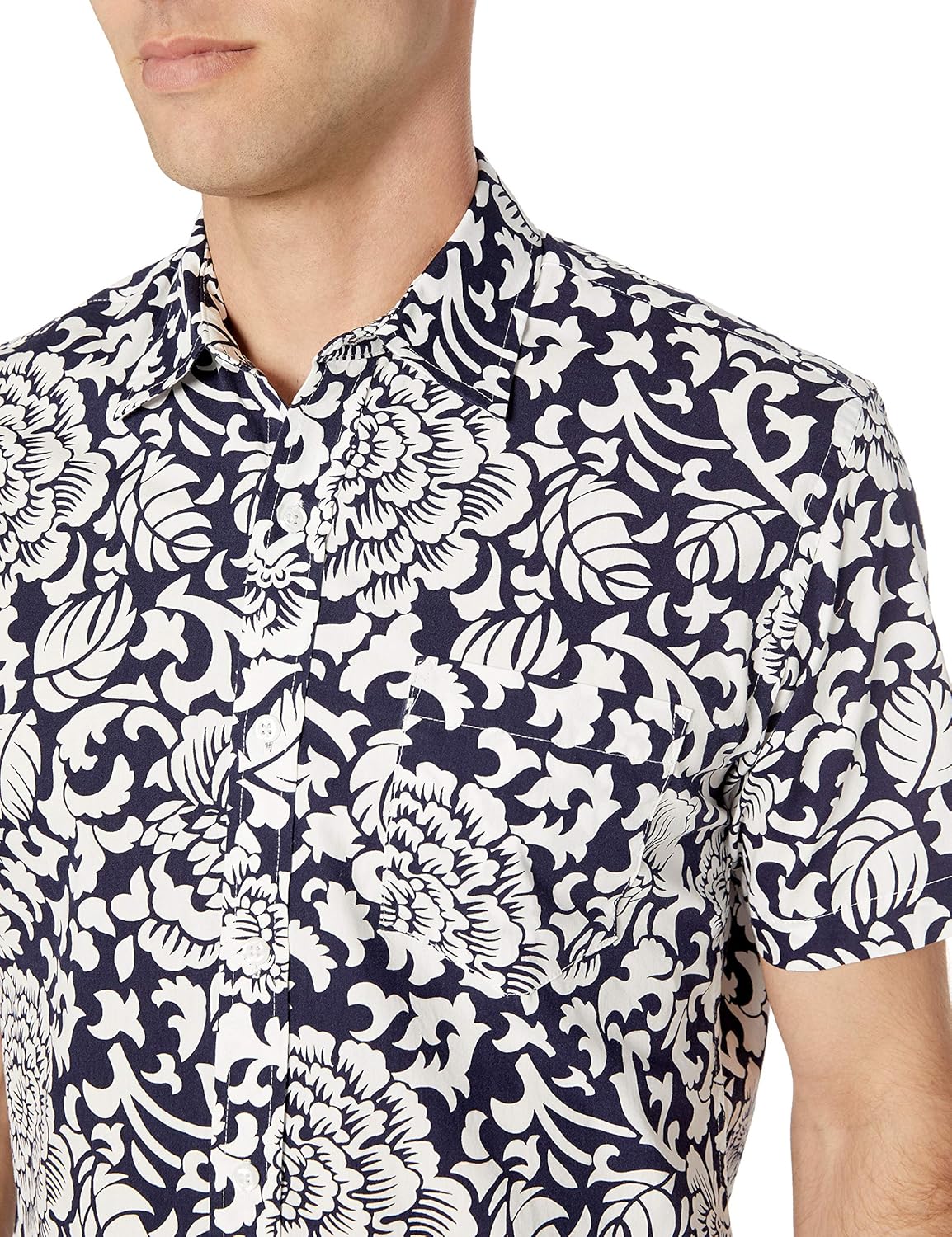 Amazon Essentials Men's Regular-Fit Short-Sleeve Poplin Shirt - Image 3