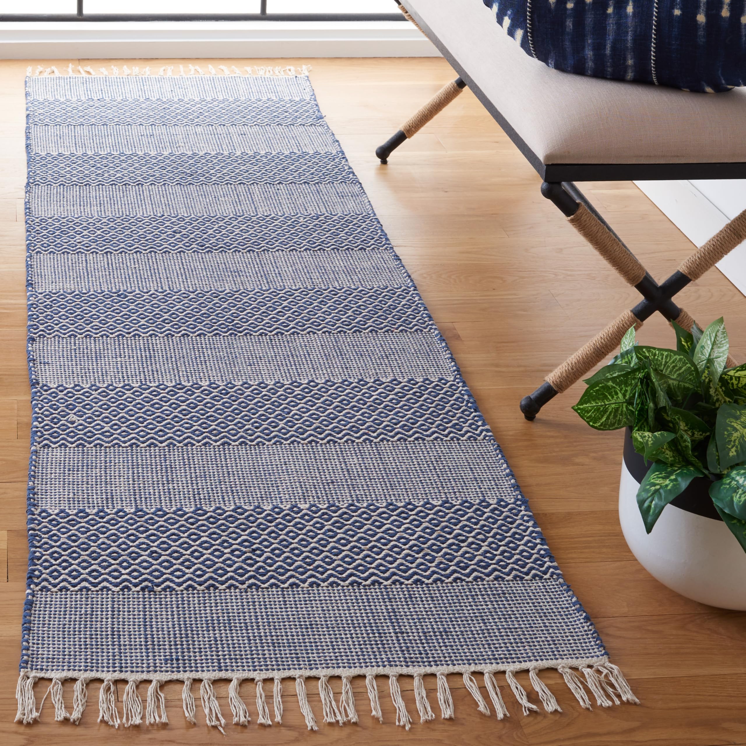 SAFAVIEH Montauk Collection Runner Rug - 2'3" x 14', Ivory & Navy, Handmade Flat Weave Boho Farmhouse Cotton Tassel Fringe, Ideal for High Traffic