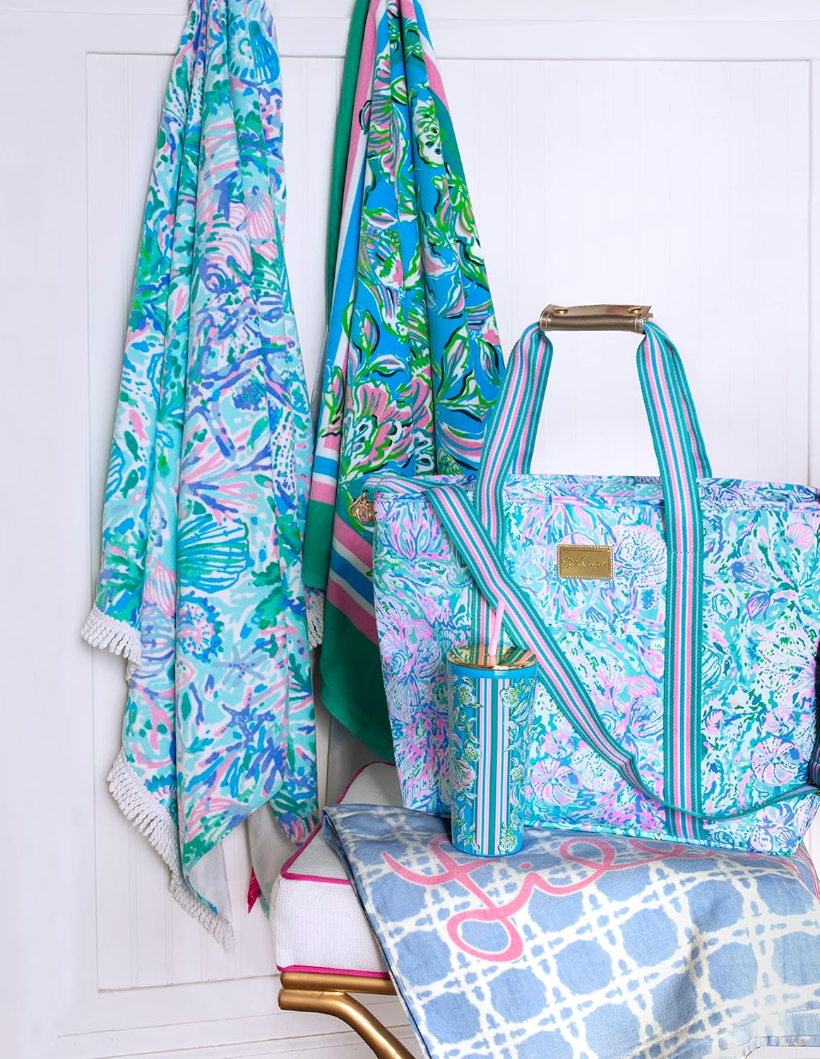 Lilly Pulitzer Picnic and Beach Cooler Bag, Insulated Soft Cooler with Adjustable Shoulder Strap and Zippered Top, Large for Groceries or Travel, Soleil It On Me - Image 8