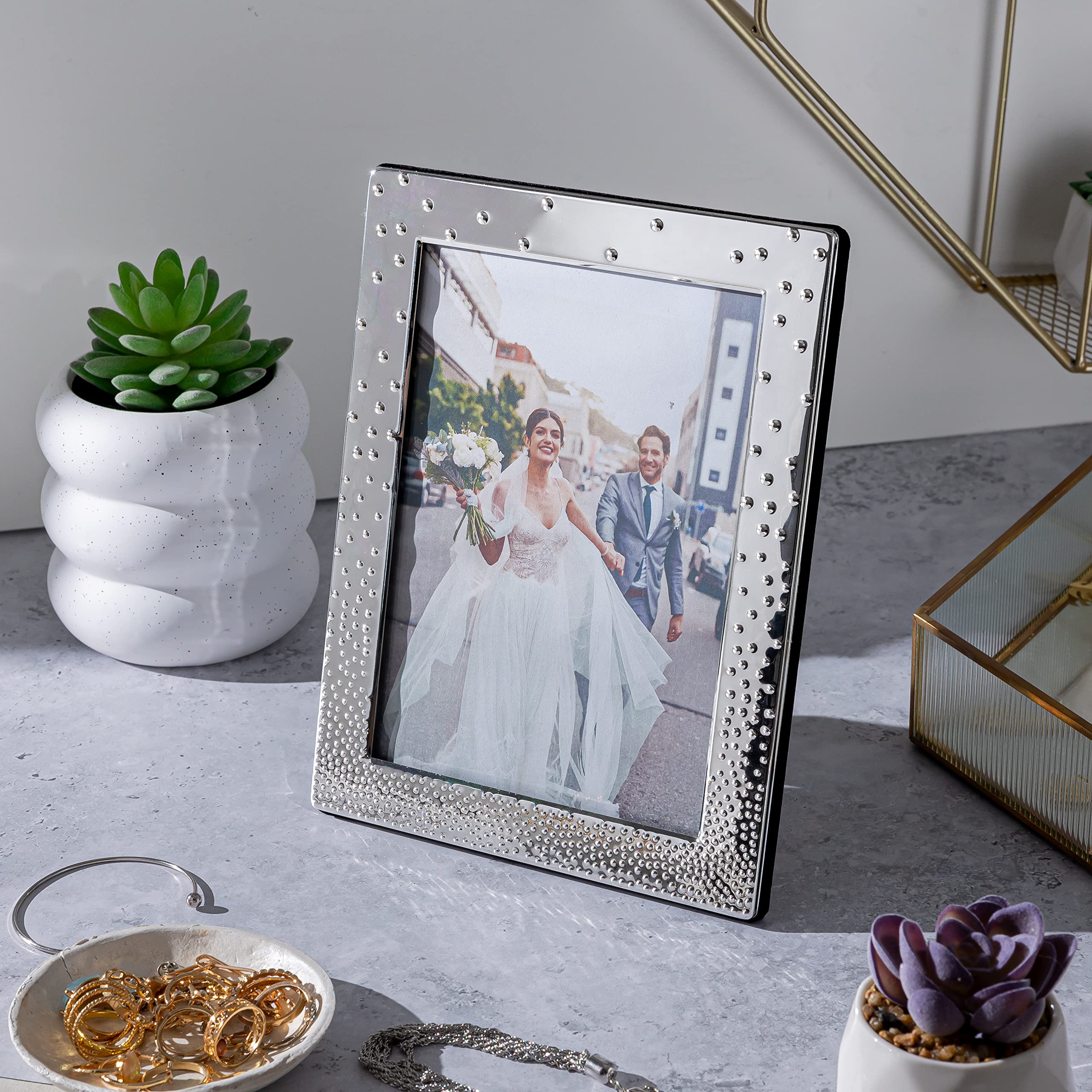Frametigo, Silver Plated Dazzle Bubble Photo Frame, 6"x8" (15x20cm) Photo Size, Velvet Frame Backing & Stand - Image 2