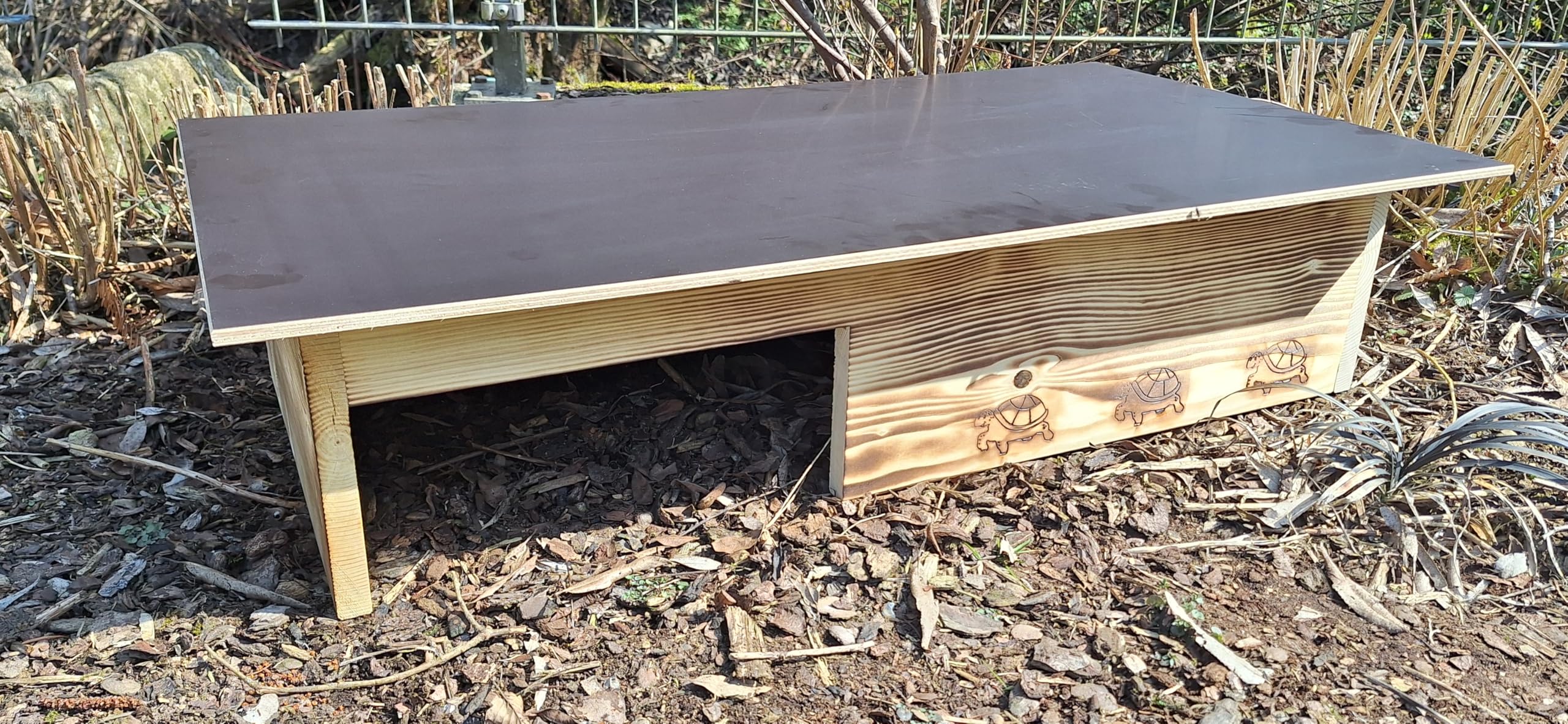 Casetta per tartarughe in legno massiccio da 20 mm, con ruota libera