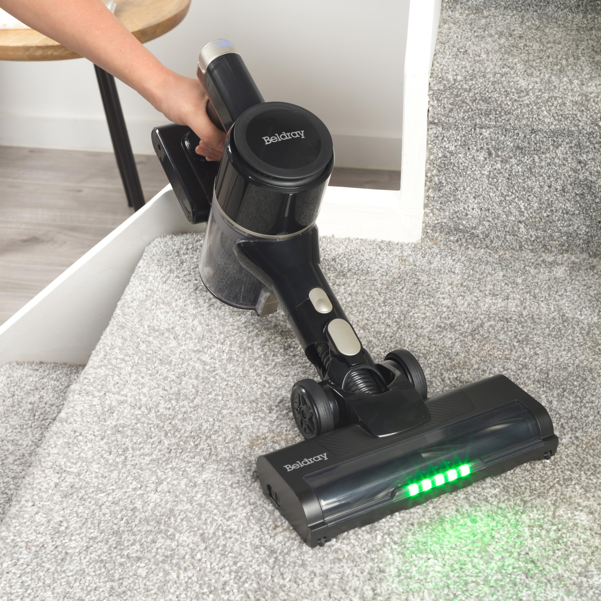 Beldray Airvolve Aspirateur Numérique Sans Fil – Technologie LED de Détection de Poussière, Comprend Support Mural & Brosse 2-en-1 pour Crevasses, Batterie 22.2V, 500ml, BEL01981VDE