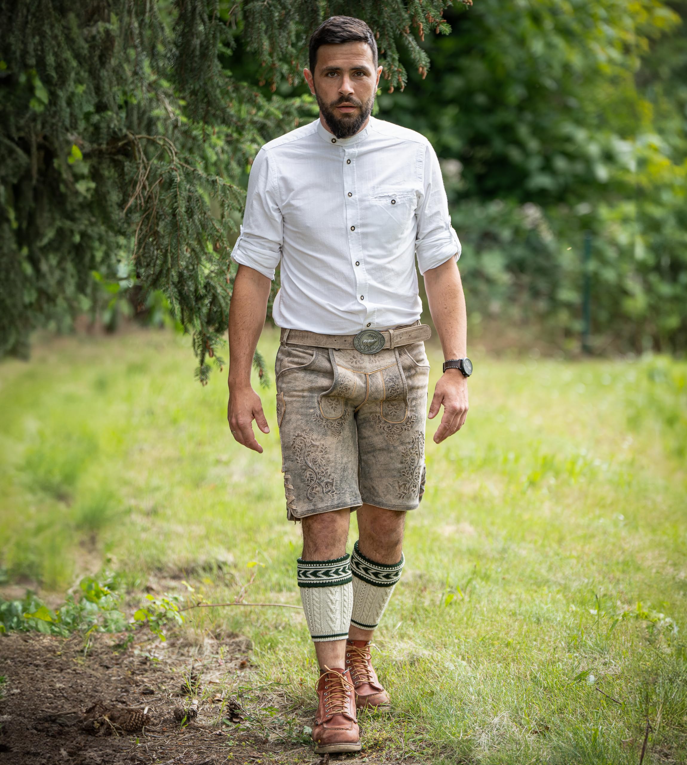 Schöneberger Trachten Couture Herren Lederhose kurz, Original Nubuk-Leder Trachtenhose für Oktoberfest, Trachtenlederhose gespeckt
