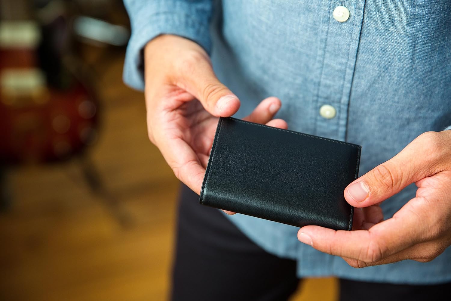 Bosca Men's Wallet, Nappa Vitello Leather Single I.D. Tri Fold Wallet with RFID Blocking, Black - Image 5