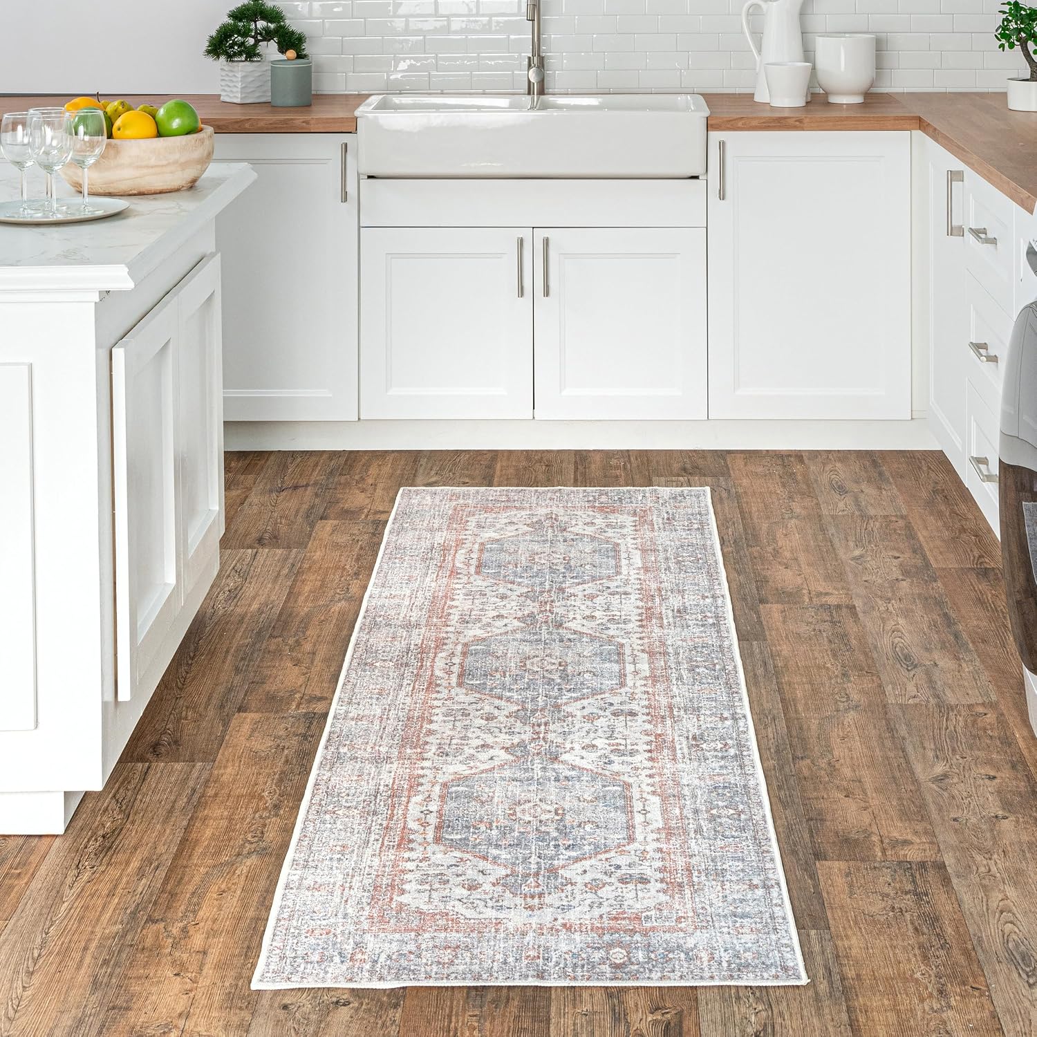 nuLOOM Jacquie Machine Washable Vintage Floral Runner Rug, 2' 6" x 8', Gray