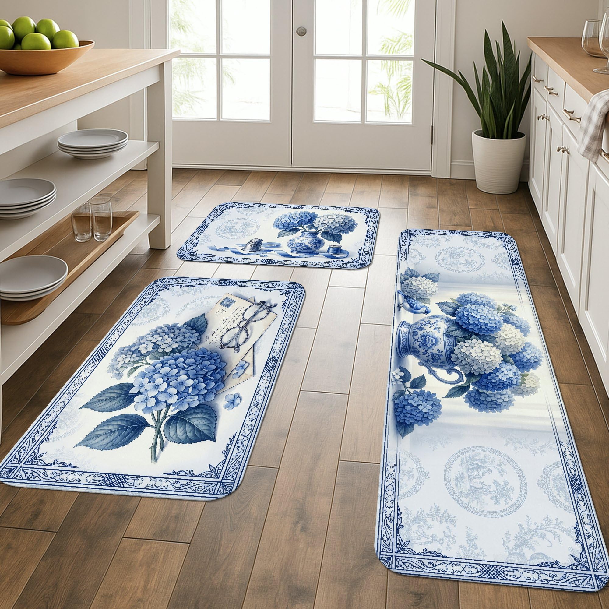 Tapis de cuisine fleurs bleues pour une ambiance douce près de l'évier