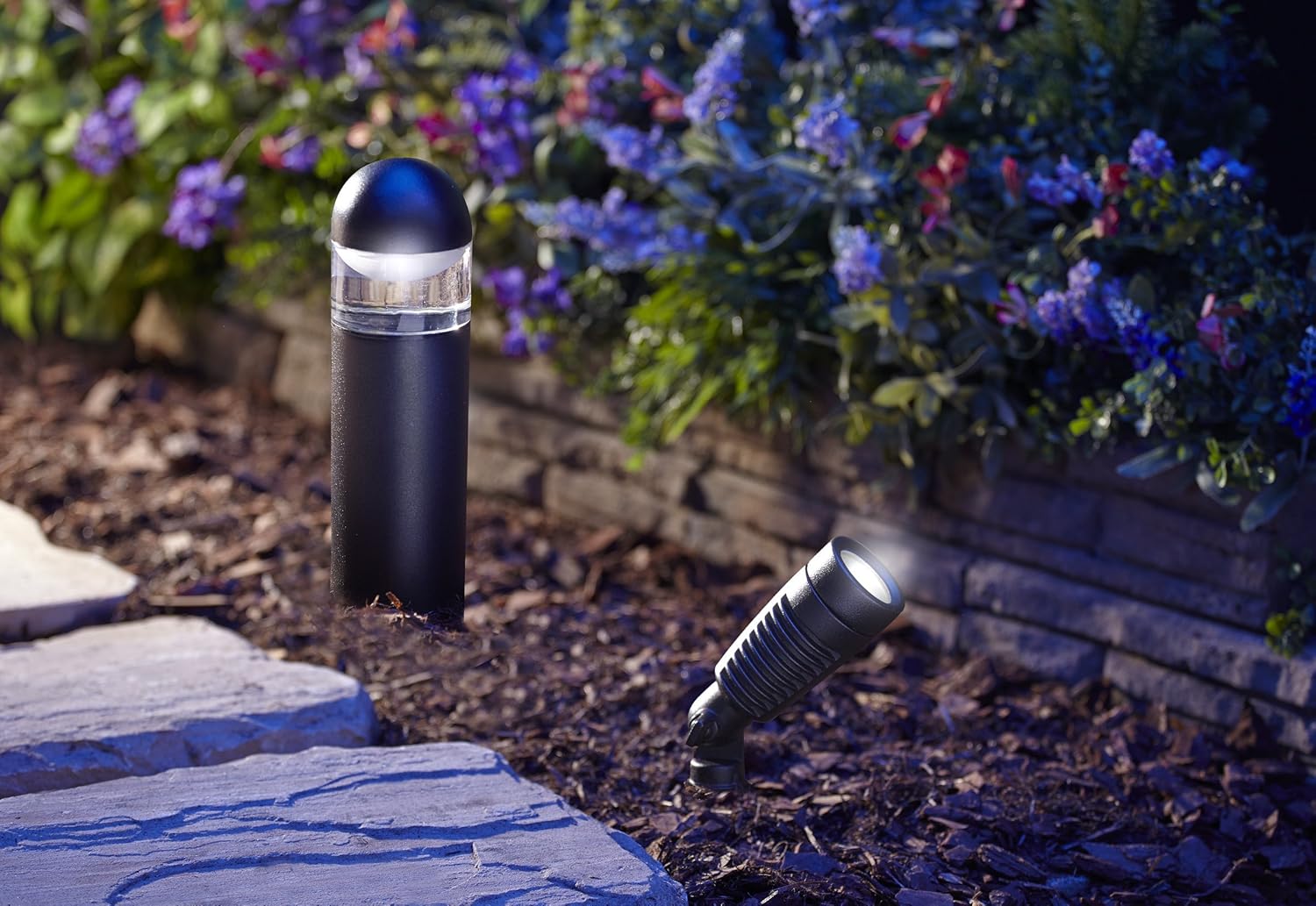 Suреr Dеаl Prоduсt Moonrays 95549 LED Low Voltage Kit with 2 Metal Spotlights & 4 Bollard Path Lights
