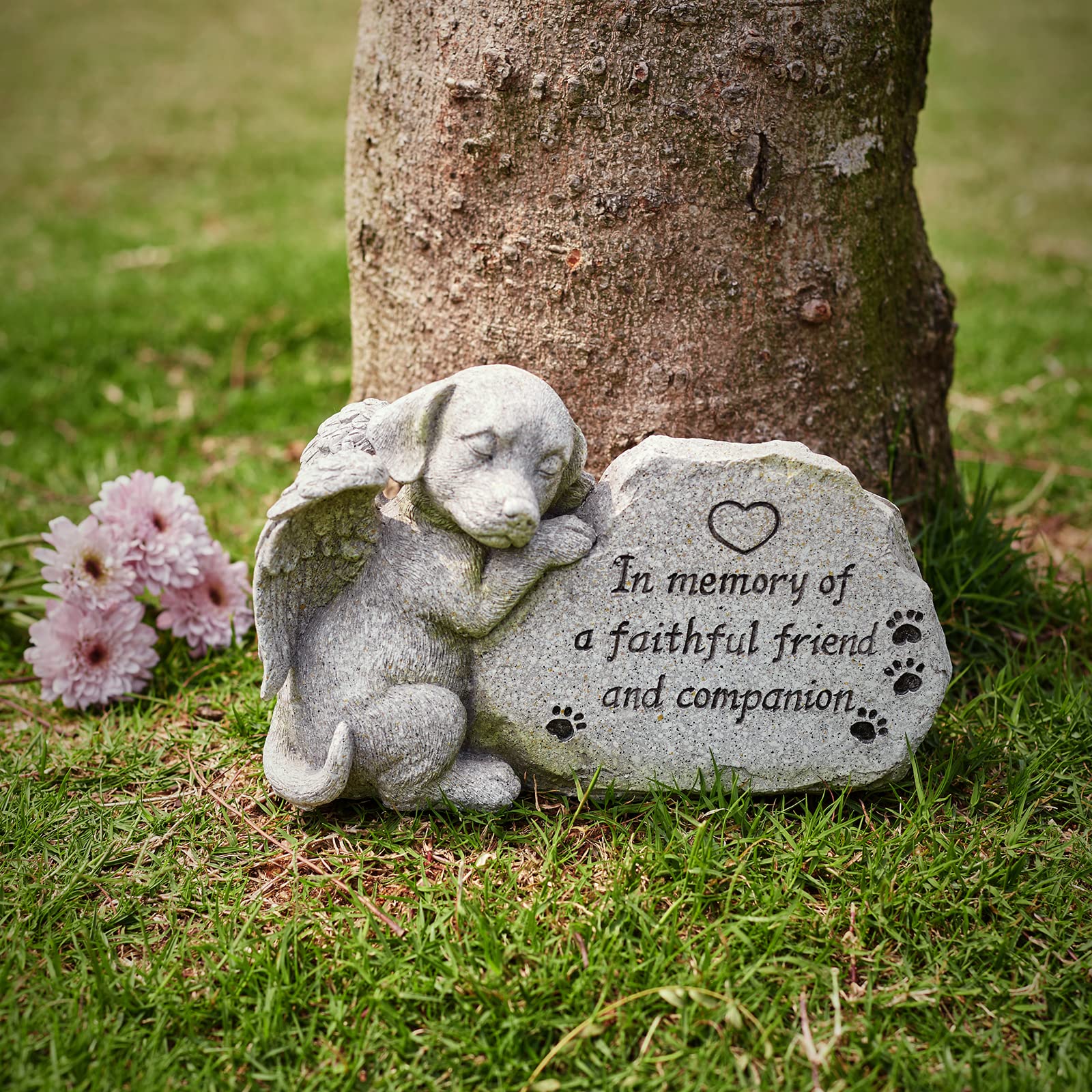 Estatua conmemorativa de perro angélico, figura de perro durmiendo, marcador de tumba al aire libre, regalo de condolencias, acabado de piedra antigua, 8.85 pulgadas