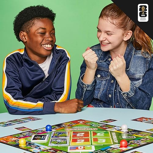 Miniatura 7 de Monopoly Panini Prizm: Juego de mesa de fútbol de la Copa Mundial de la FIFA I con Monopoly Panini Prizm FIFA World Cup 2026 Trading Cards I a
