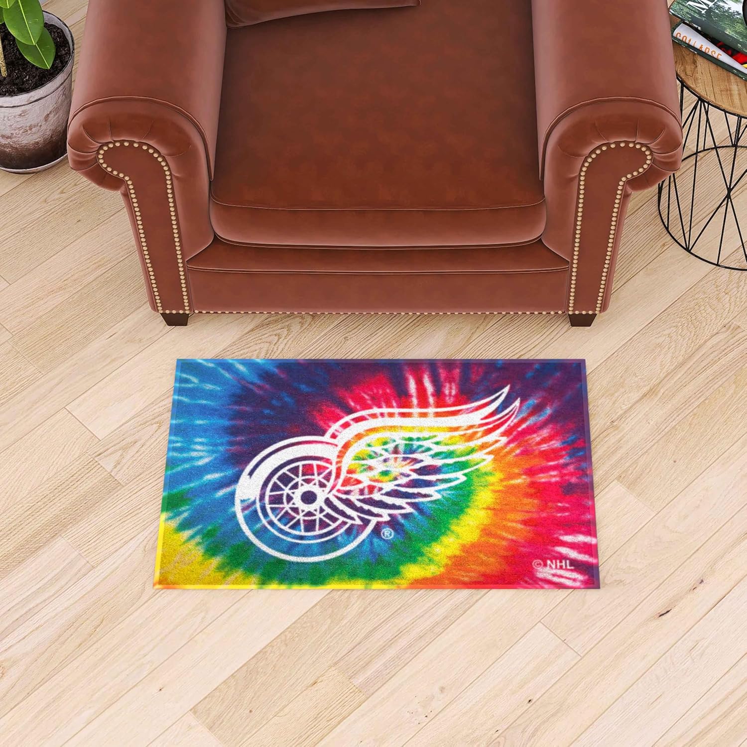 FANMATS 34480 NHL - Detroit Red Wings Tie Dye Starter Mat Accent Rug - 19in. x 30in.| Sports Fan Home Decor Rug and Tailgating Mat