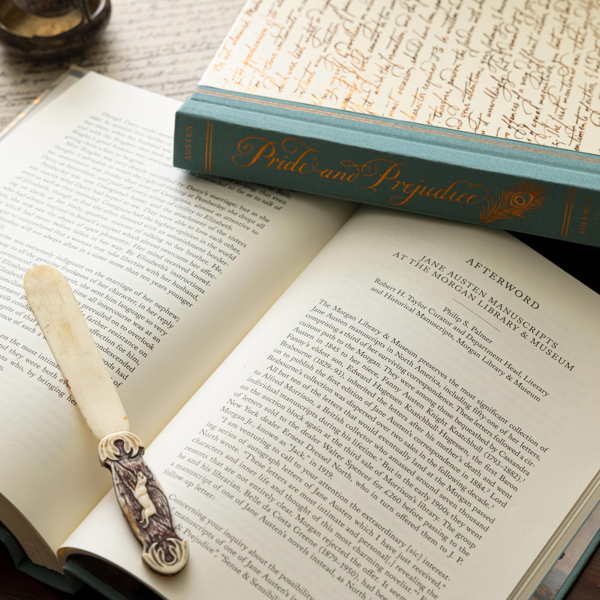 Pride and Prejudice (Collector’s edition): The Complete Novel, Featuring the Characters’ Letters and Papers, Written and Folded by Hand