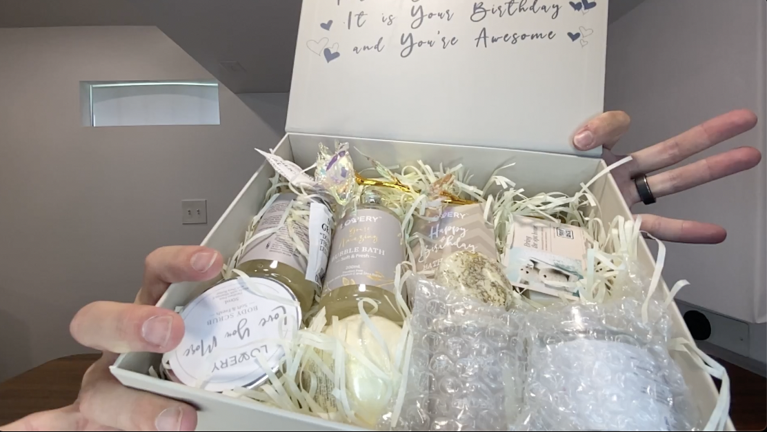 BEST Friend Birthday Gift Basket? | Spa Gift Box for Women