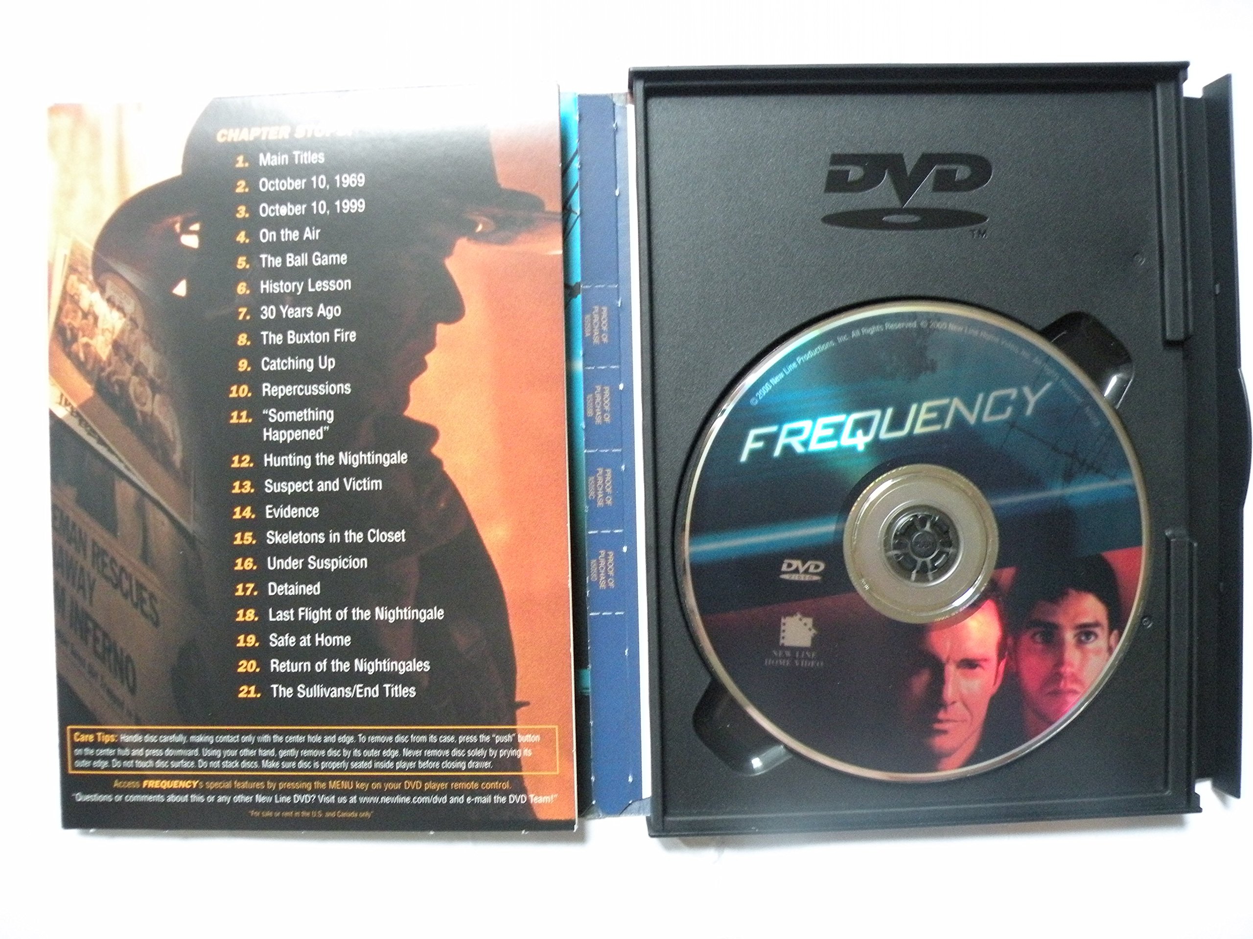 Open DVD case showing the disc and a list of chapters on the left panel.